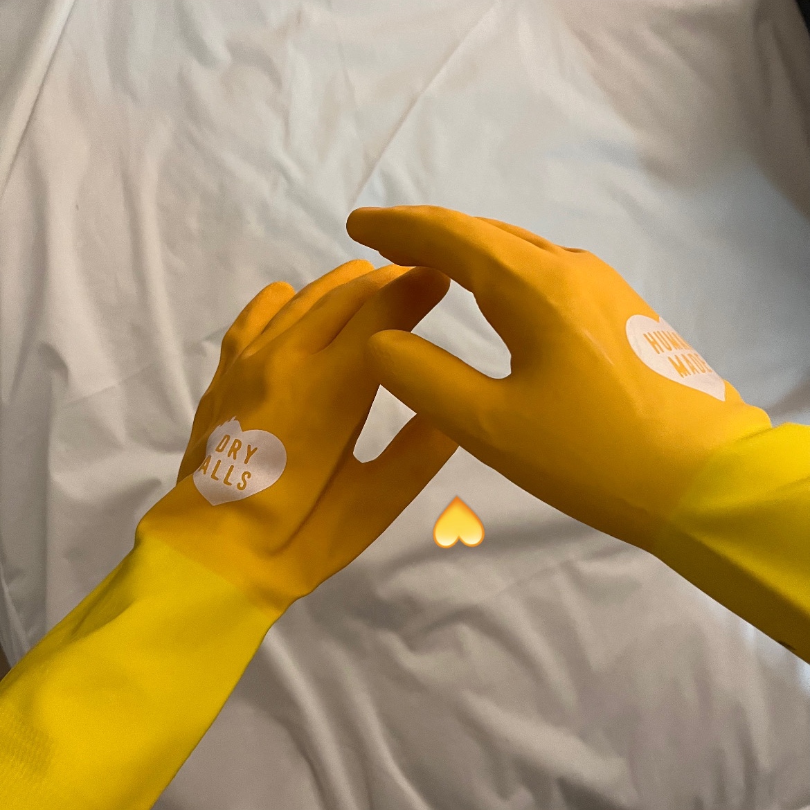 Human Made Kitchen Gloves Yellow, Human Made Push Dispenser White 착용 스타일 - 4
