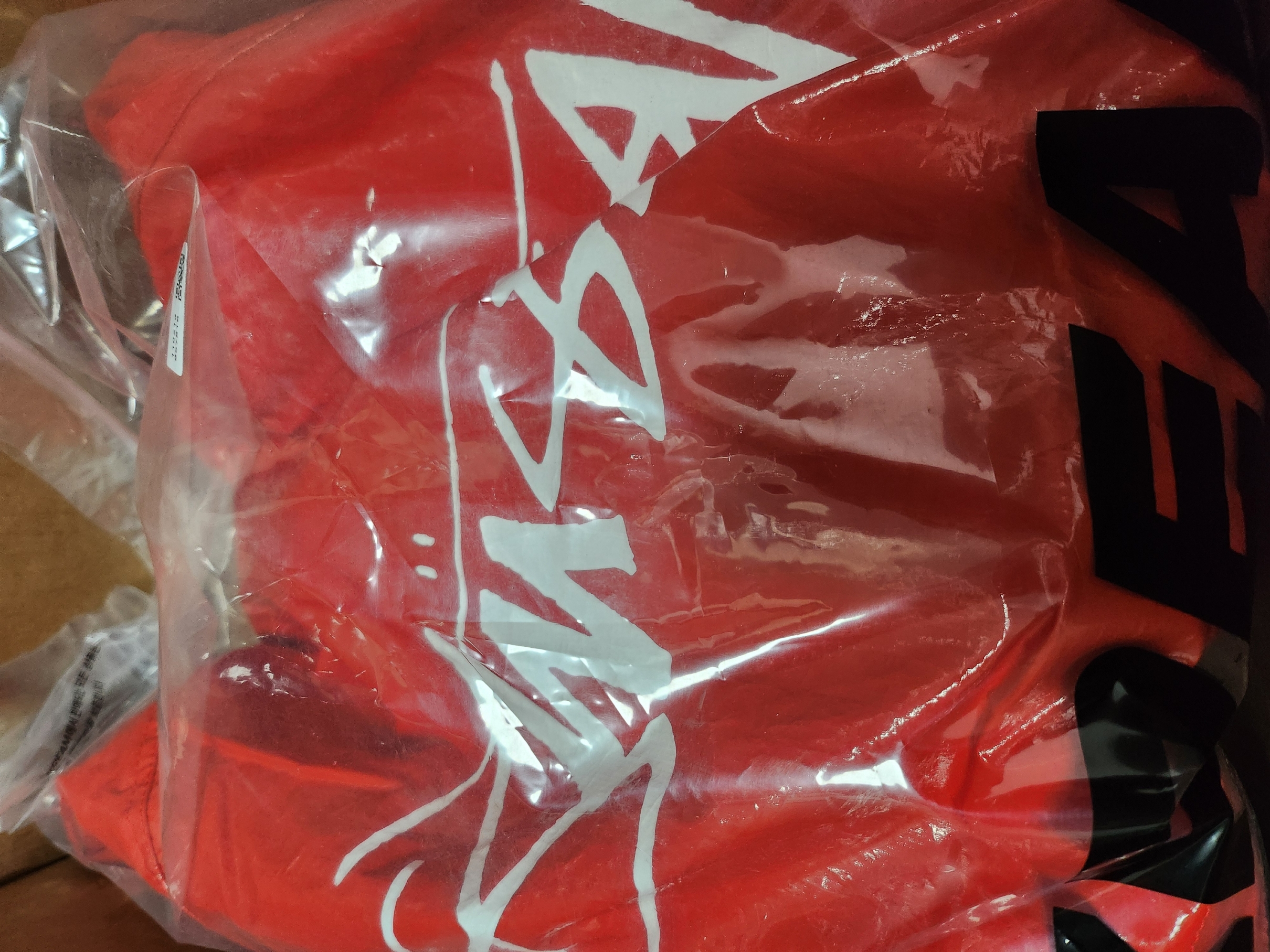 Stussy Beach Shell Coated Ripstop Red 착용 스타일