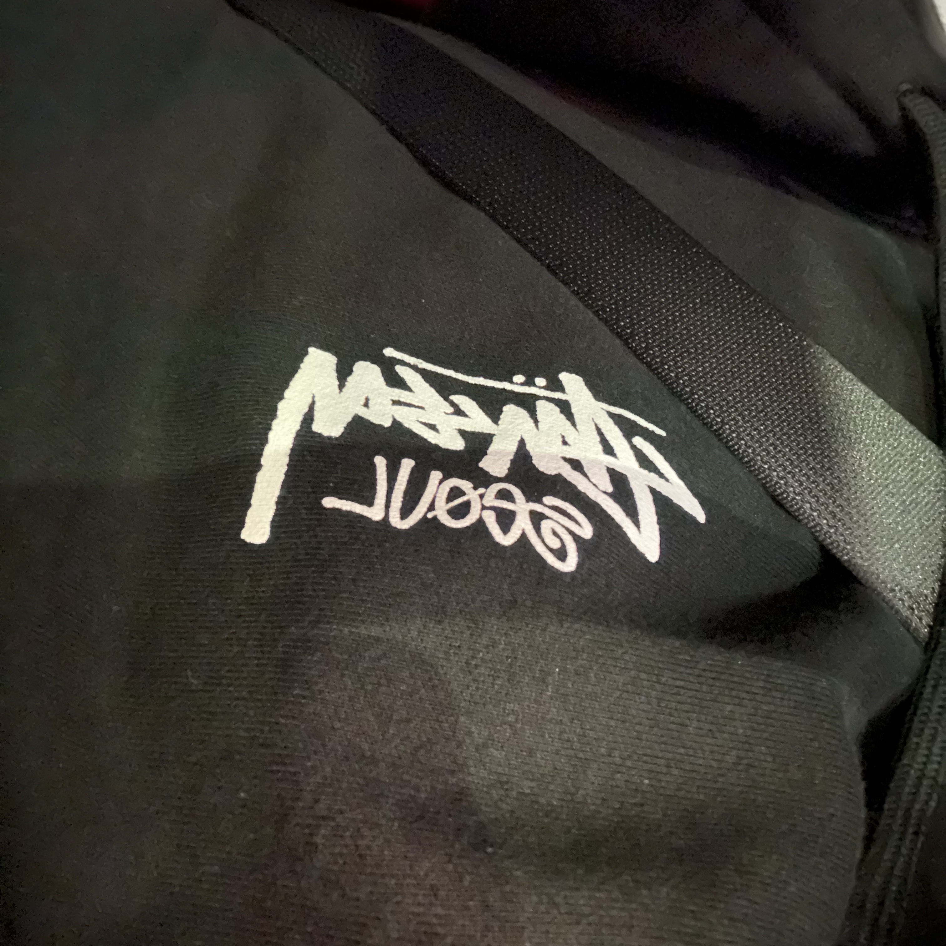 Stussy Suits T-Shirt White, Stussy Stock Seoul Hood Black 착용 스타일 - 2