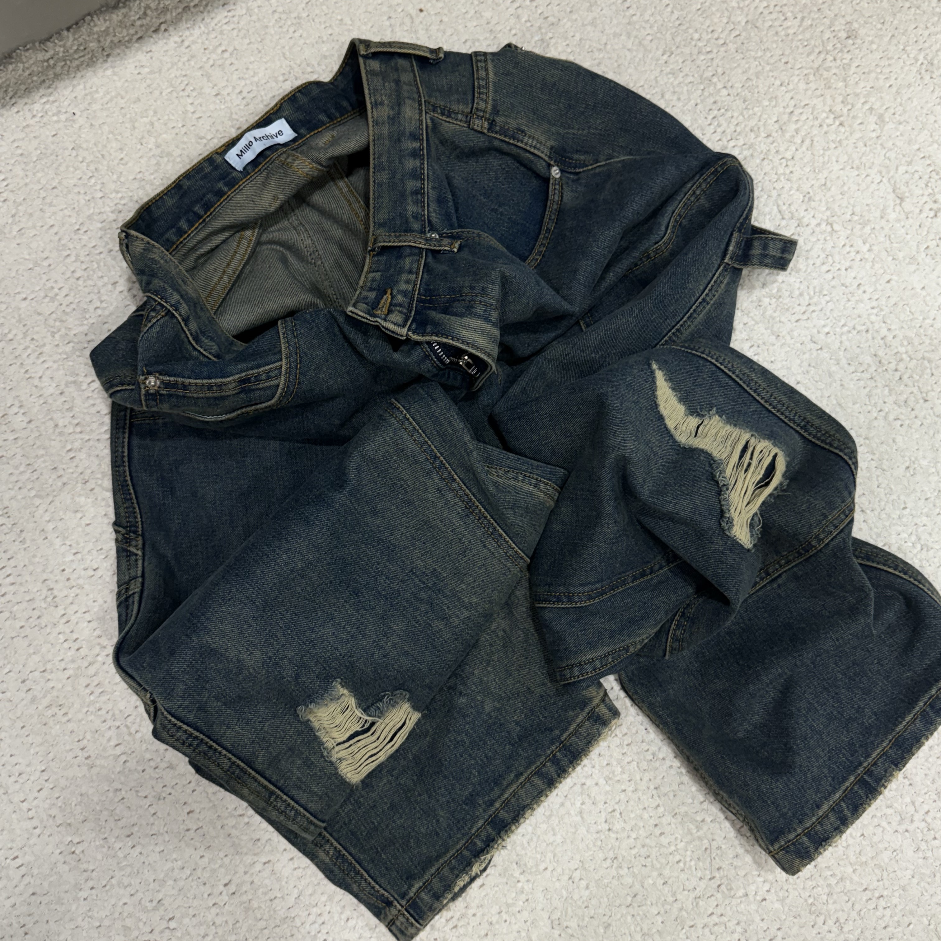 [KREAM 단독] Millo Archive Damage Carpenter Pants Vintage Blue 착용 스타일 - 6