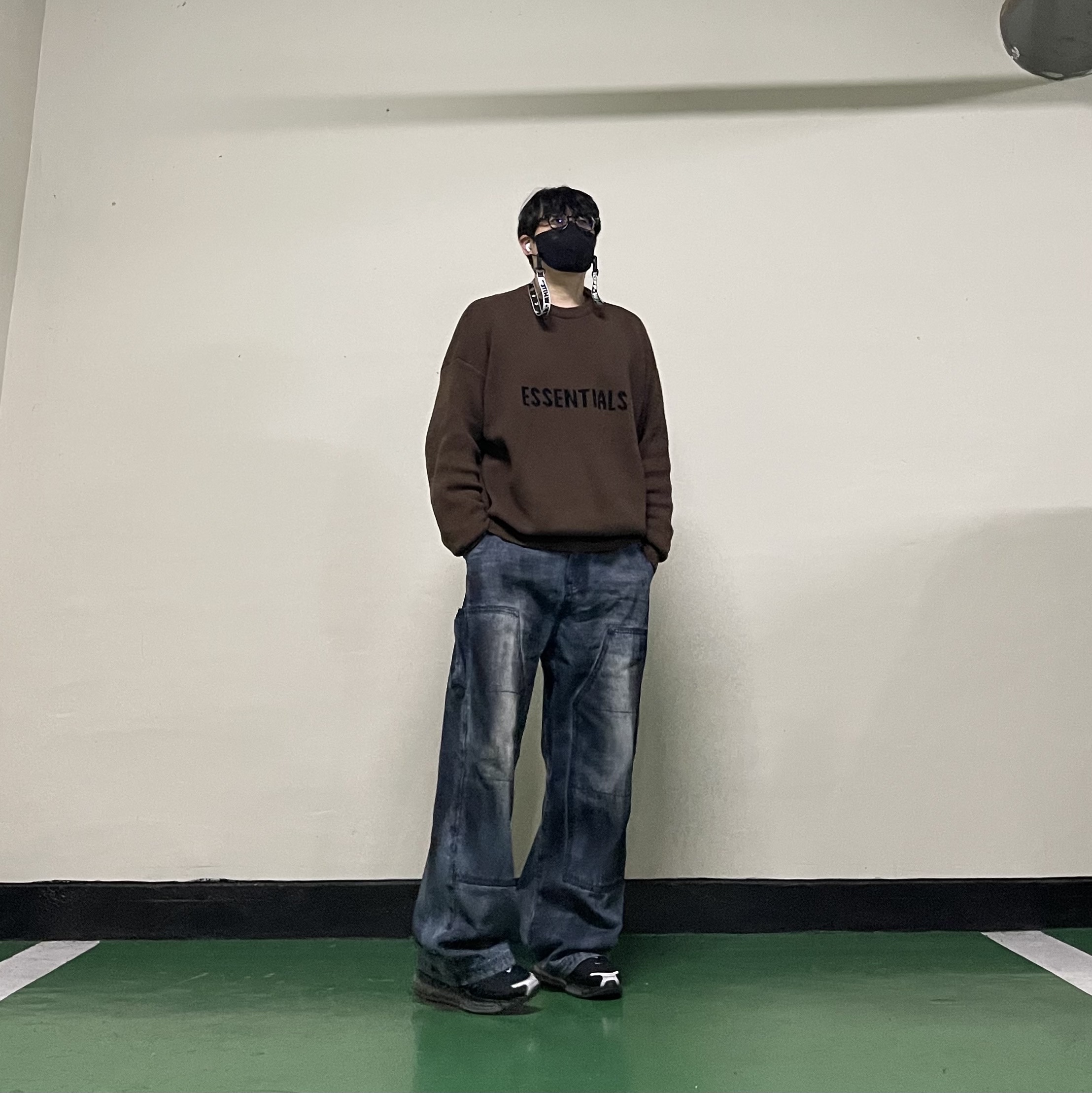 Essentials Knit Sweater Brown/Rain Drum - Ssense Exclusive, Nike x Undercover Air Max 720 Black 착용 스타일 - 1