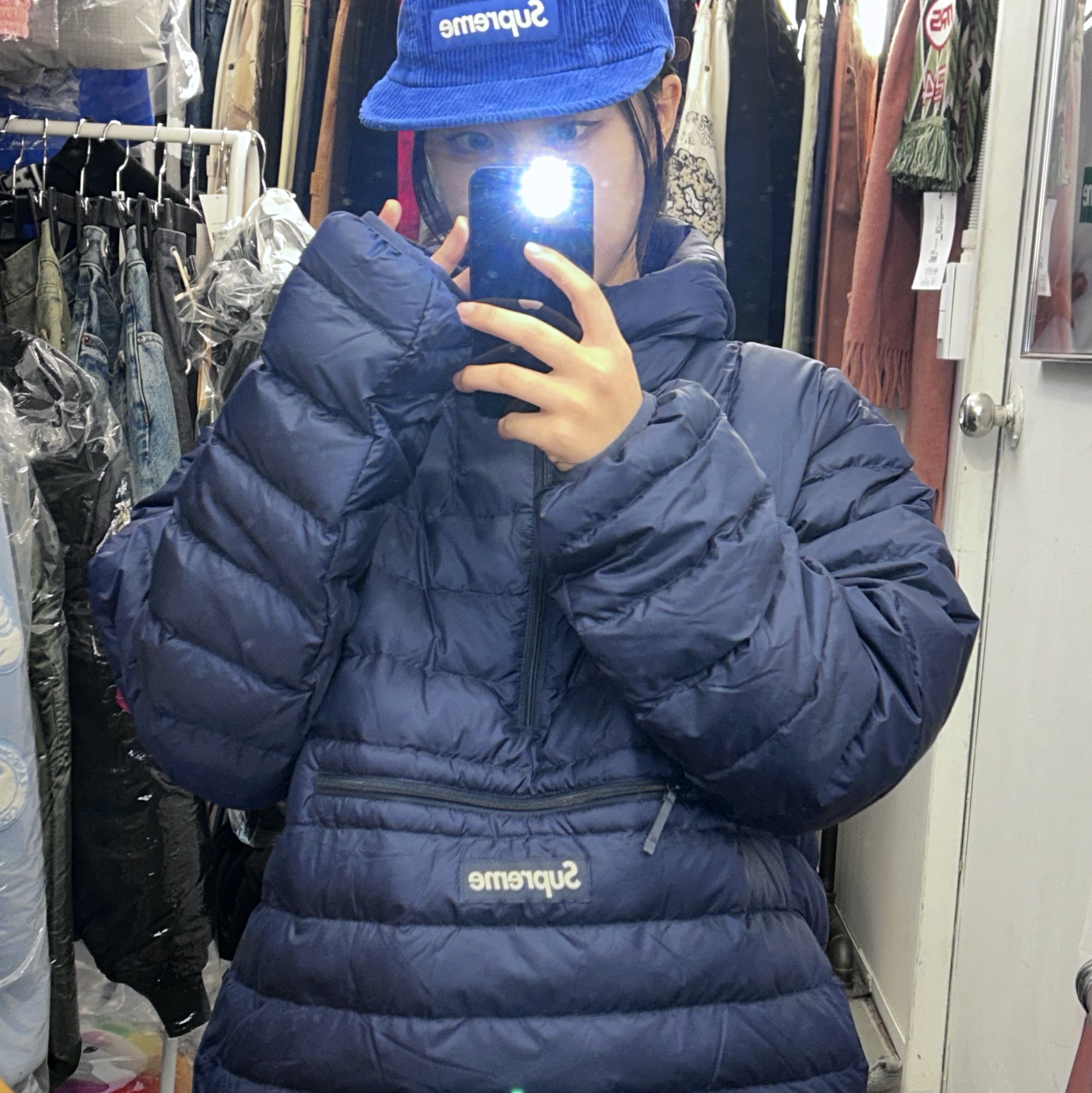 Telfar x UGG Small Shopping Bag Blue, Palace x Oakley Puffa Black - 24FW 착용 스타일 - 5