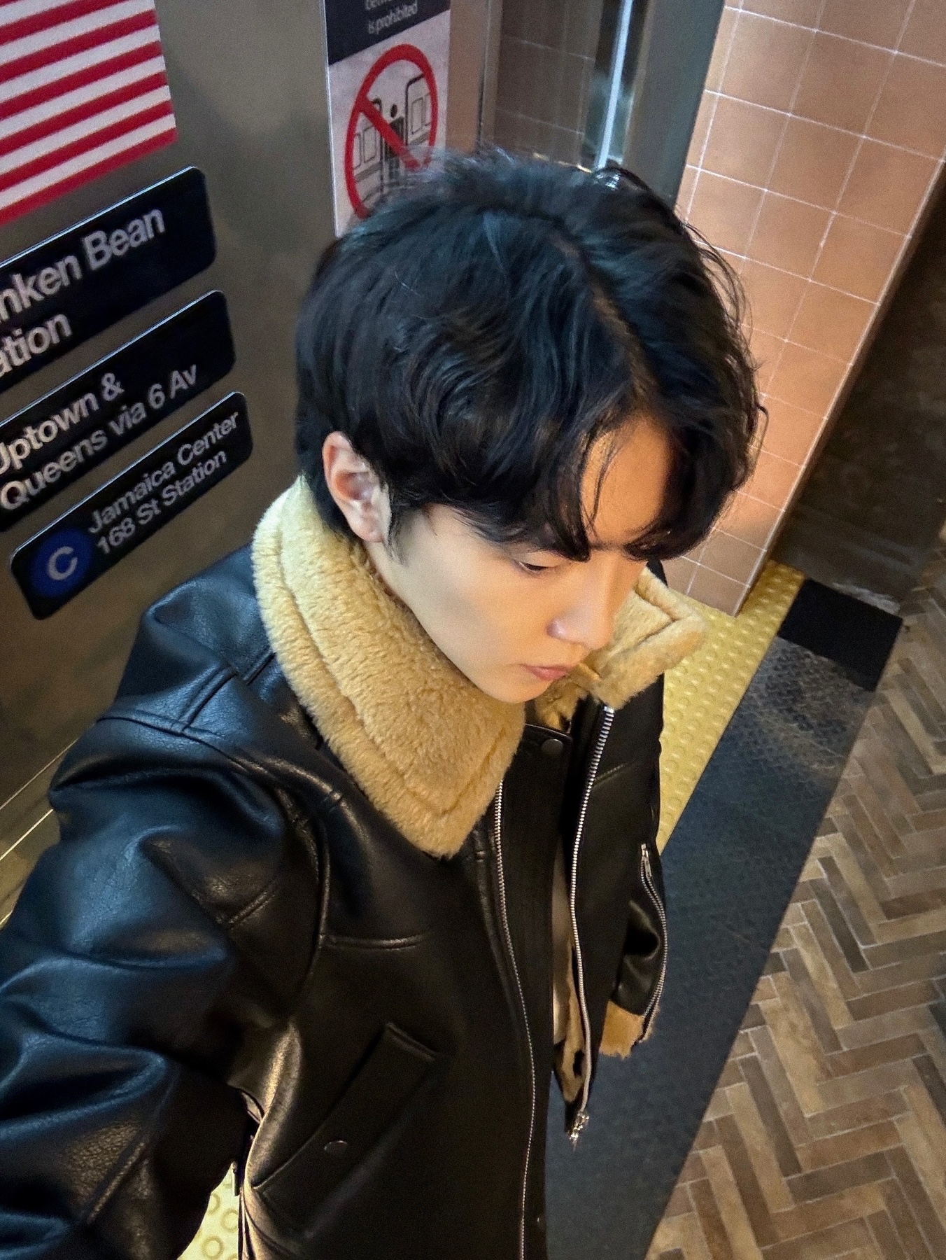 Haleine 3D Faux Shearling Crop Jacket Brown (VJ411), Haleine 3D Faux Shearling Crop Jacket Black (VJ410) 착용 스타일