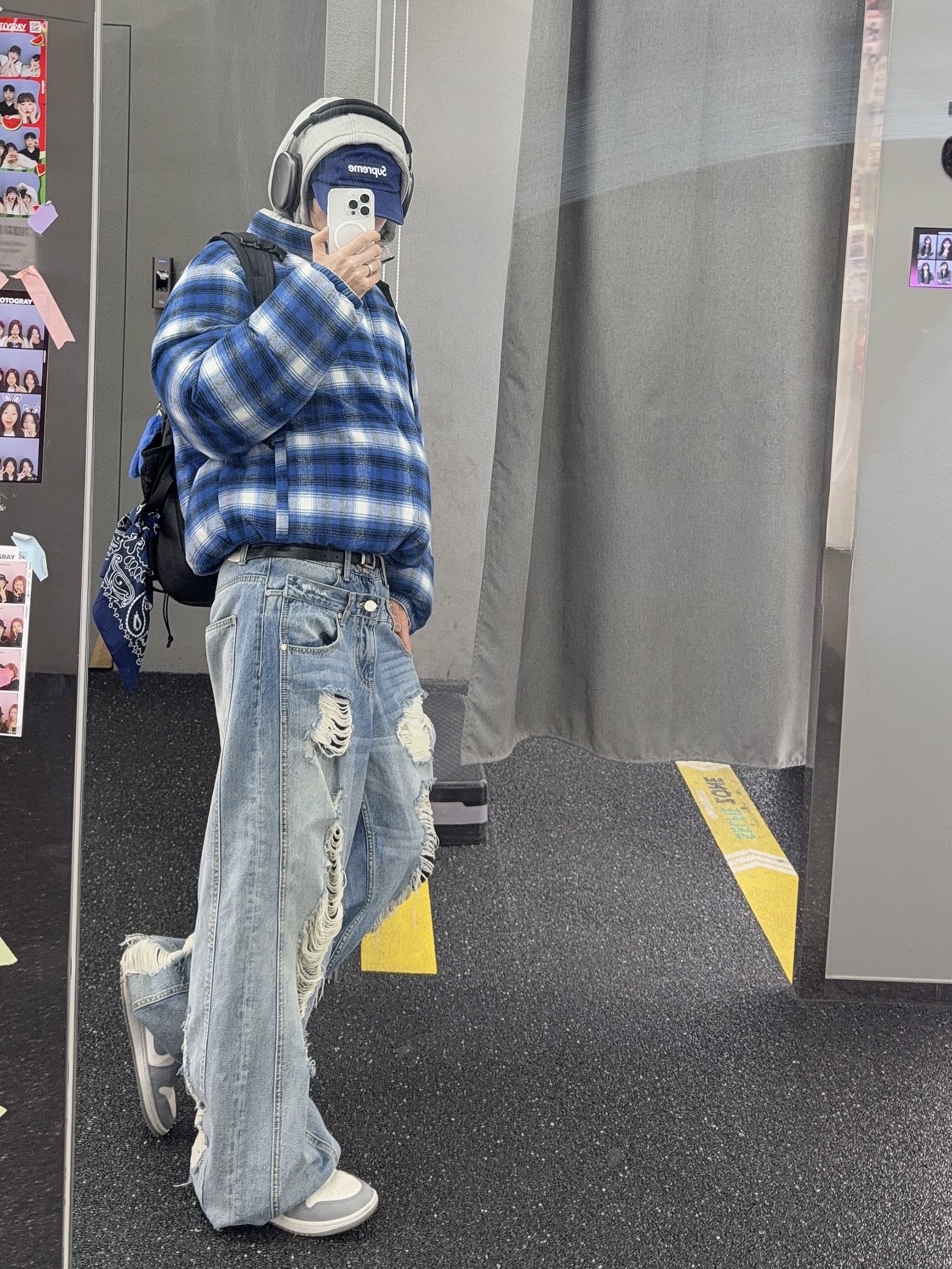 (W) Jordan 1 Mid Sail Stealth, Supreme Flannel Reversible Puffer Jacket Grey - 22FW 착용 스타일 - 7