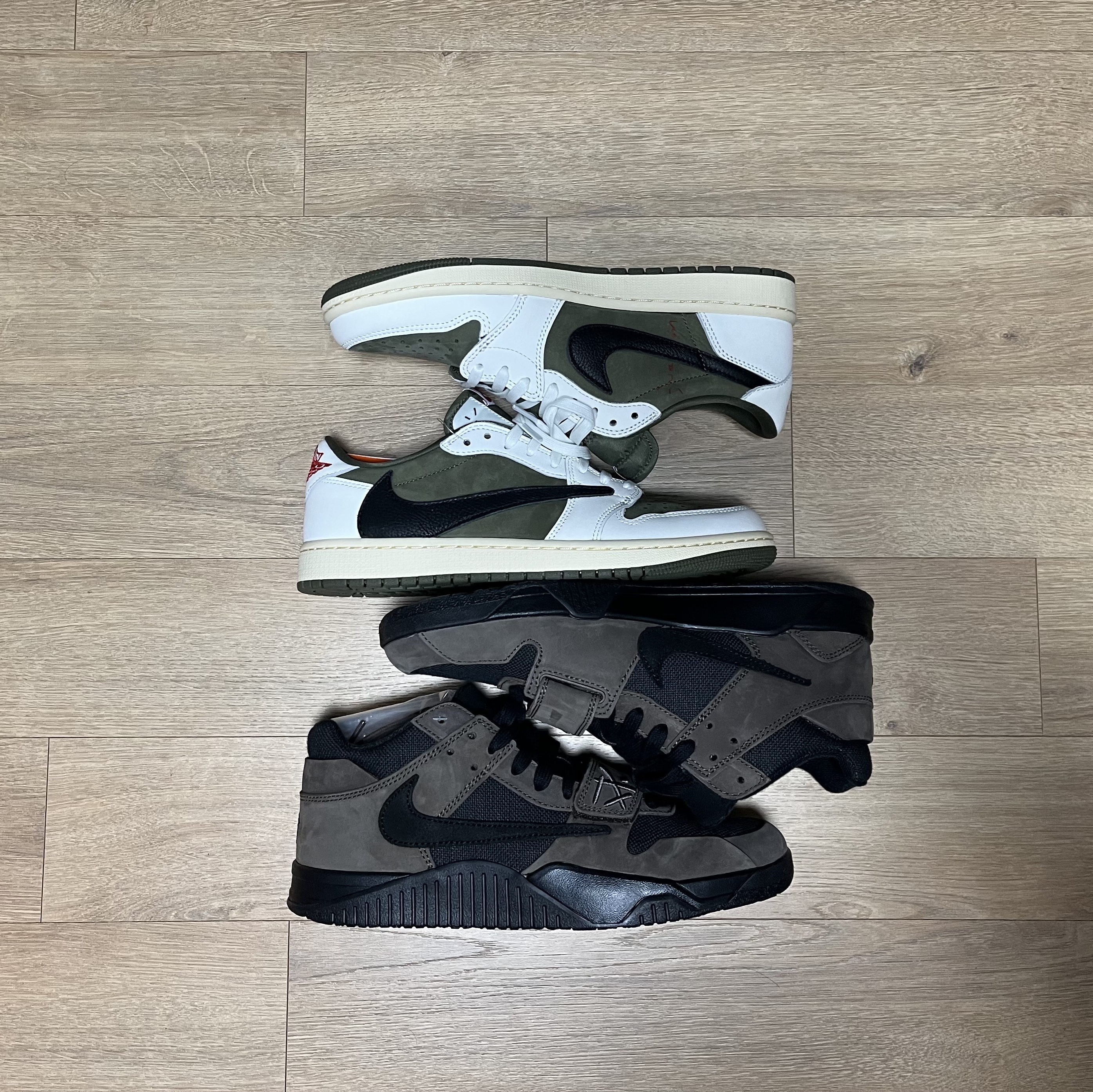 Jordan x Travis Scott Jumpman Jack TR Black and Dark Mocha, Jordan 1 x Travis Scott Retro Low OG SP Reverse Olive 착용 스타일