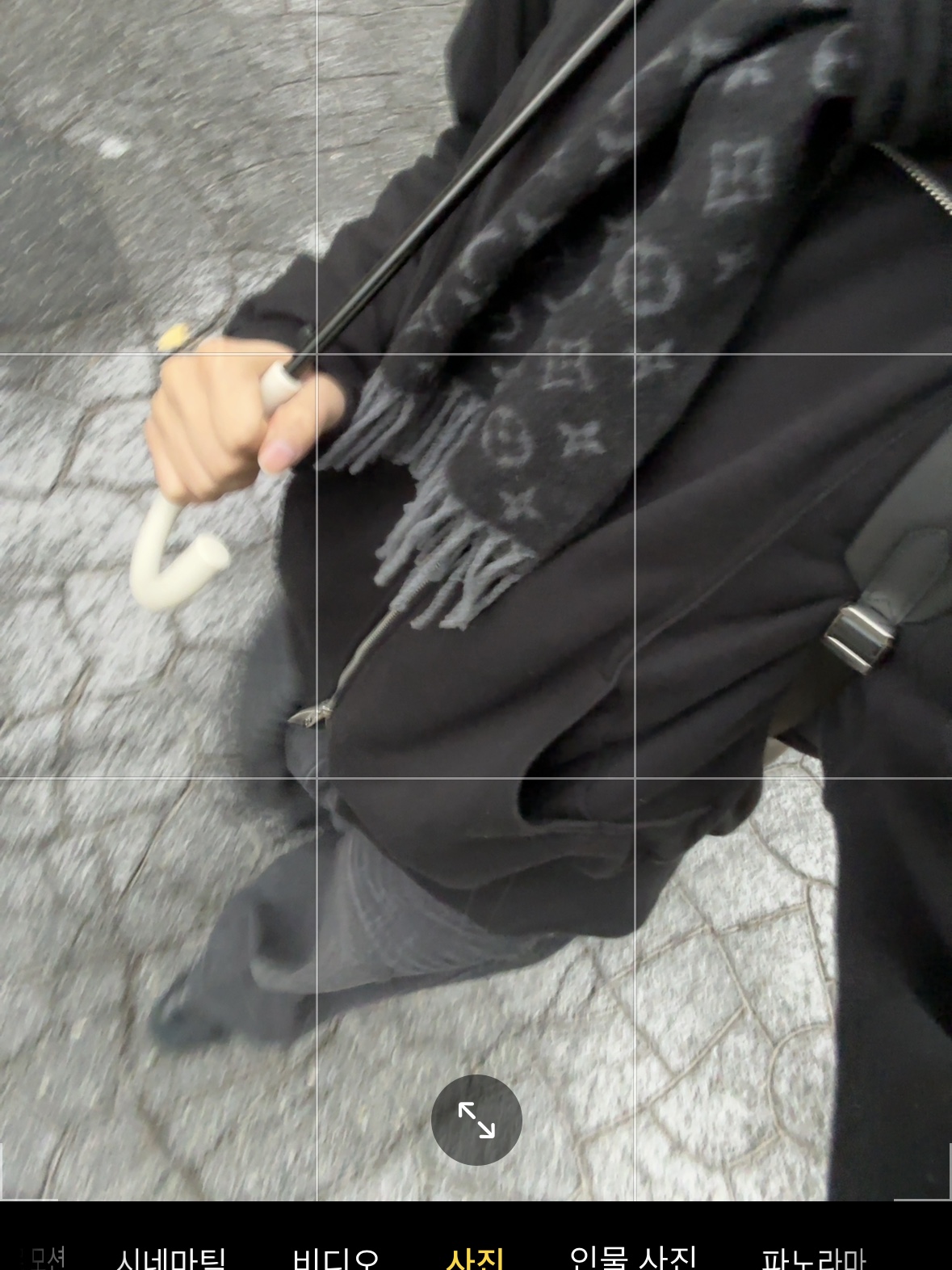 Louis Vuitton Monogram Gradient Muffler Black, Adidas Samba OG Core Black Gum 착용 스타일