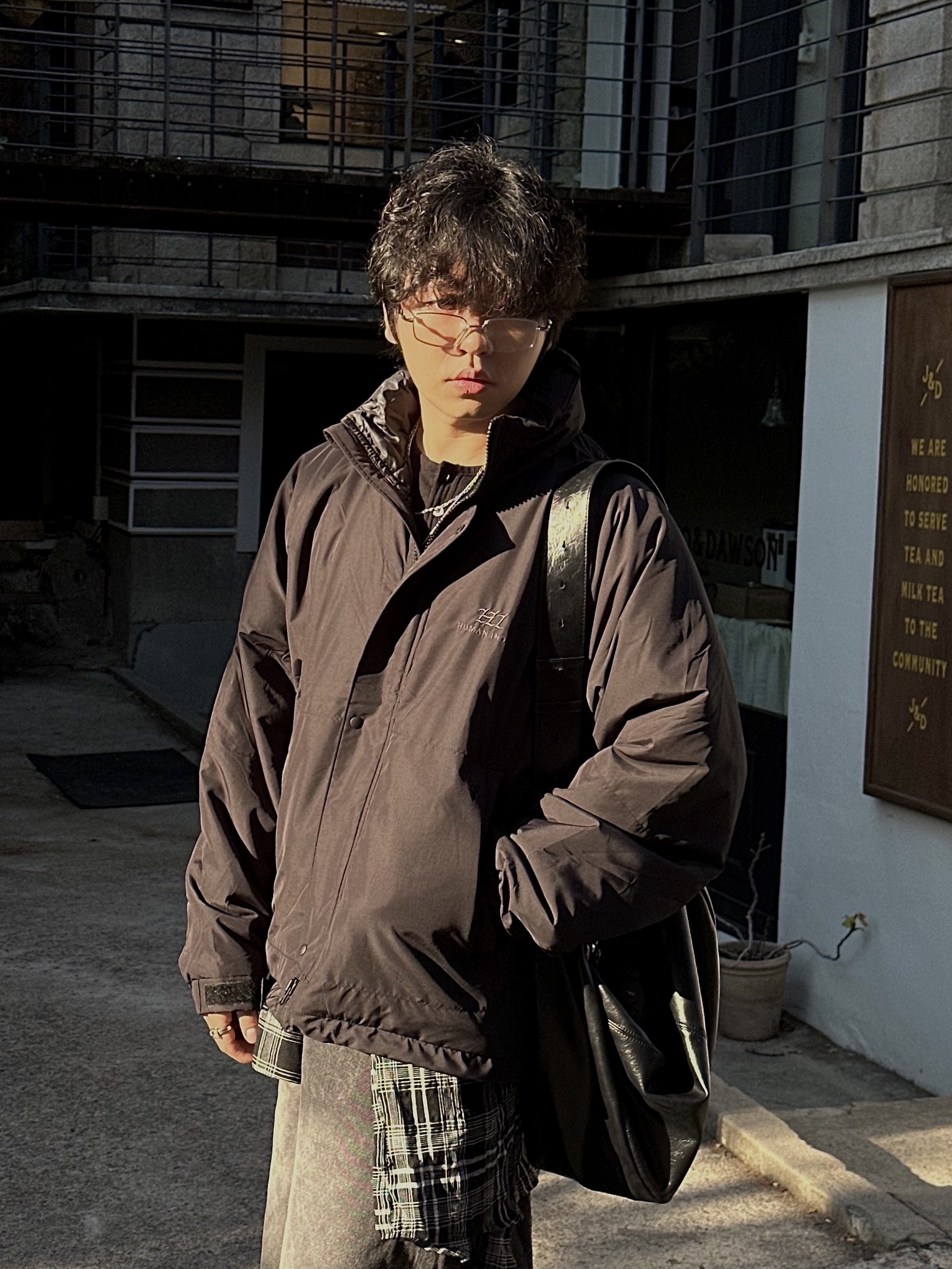 Polyteru Human Index Human Loosed Half Zip Knit Gray, Balenciaga Stapler Sneaker Beige Grey 착용 스타일 - 4