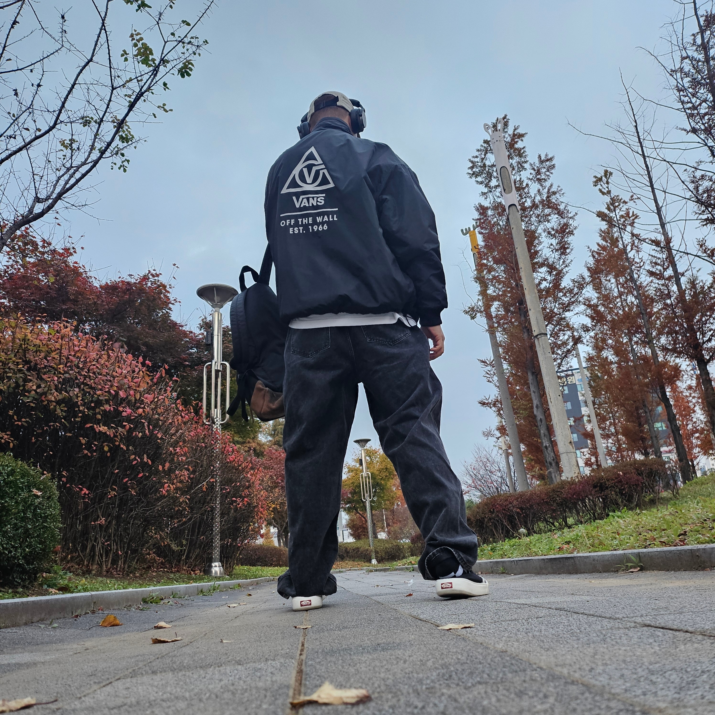 Vans Checkerboard Comfycush One Black, Supreme Military Camp Cap Stone - 22SS 착용 스타일 - 4