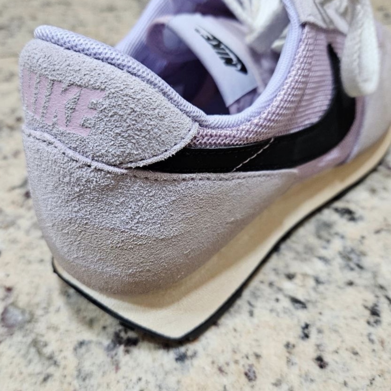 Nike Daybreak SP Lavender Mist 착용 스타일