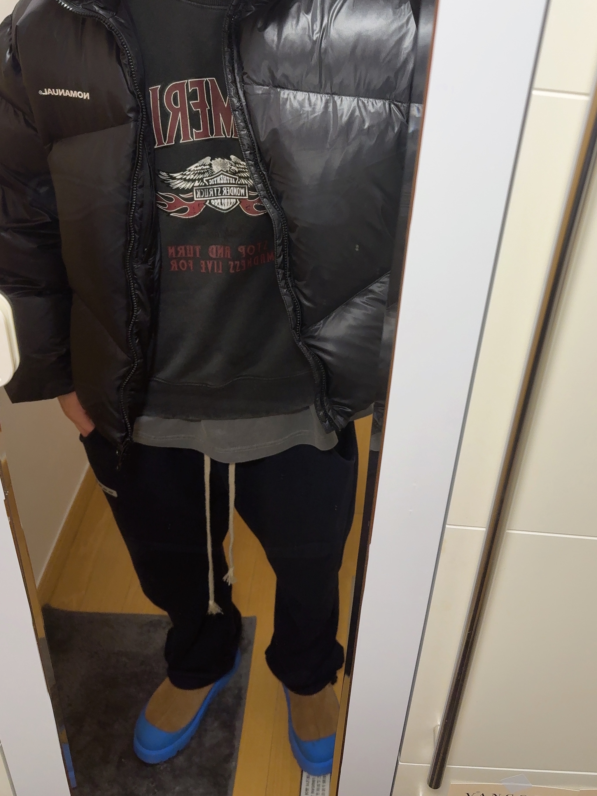 UGG Tasman Weather Hybrid Chestnut Big Sky 착용 스타일 - 3