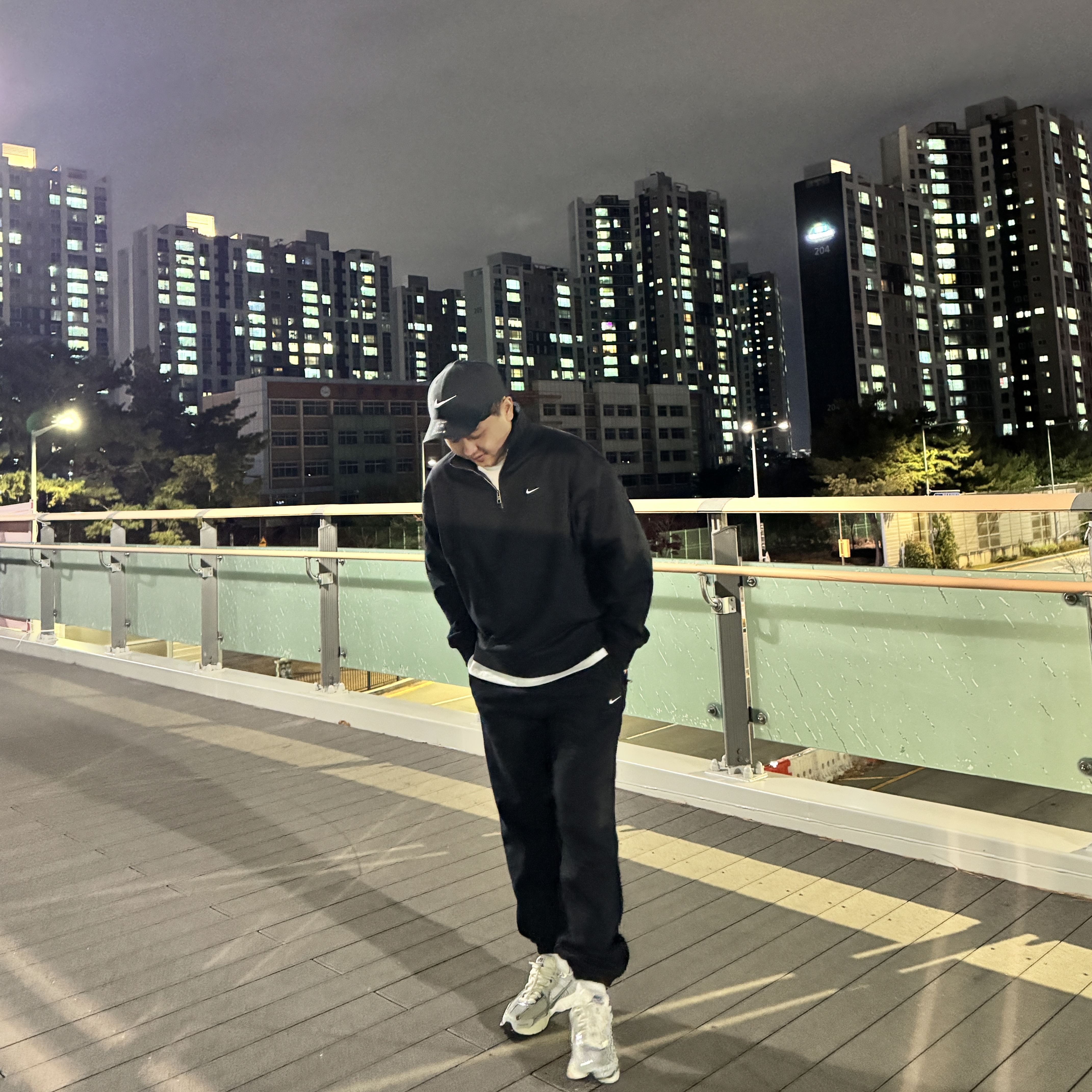 (W) Nike NRG Solo Swoosh Fleece Pants Black White - Asia, Nike NRG Solo Swoosh Heavy Weight BB Quarter Zip Top Black - Asia 착용 스타일 - 1