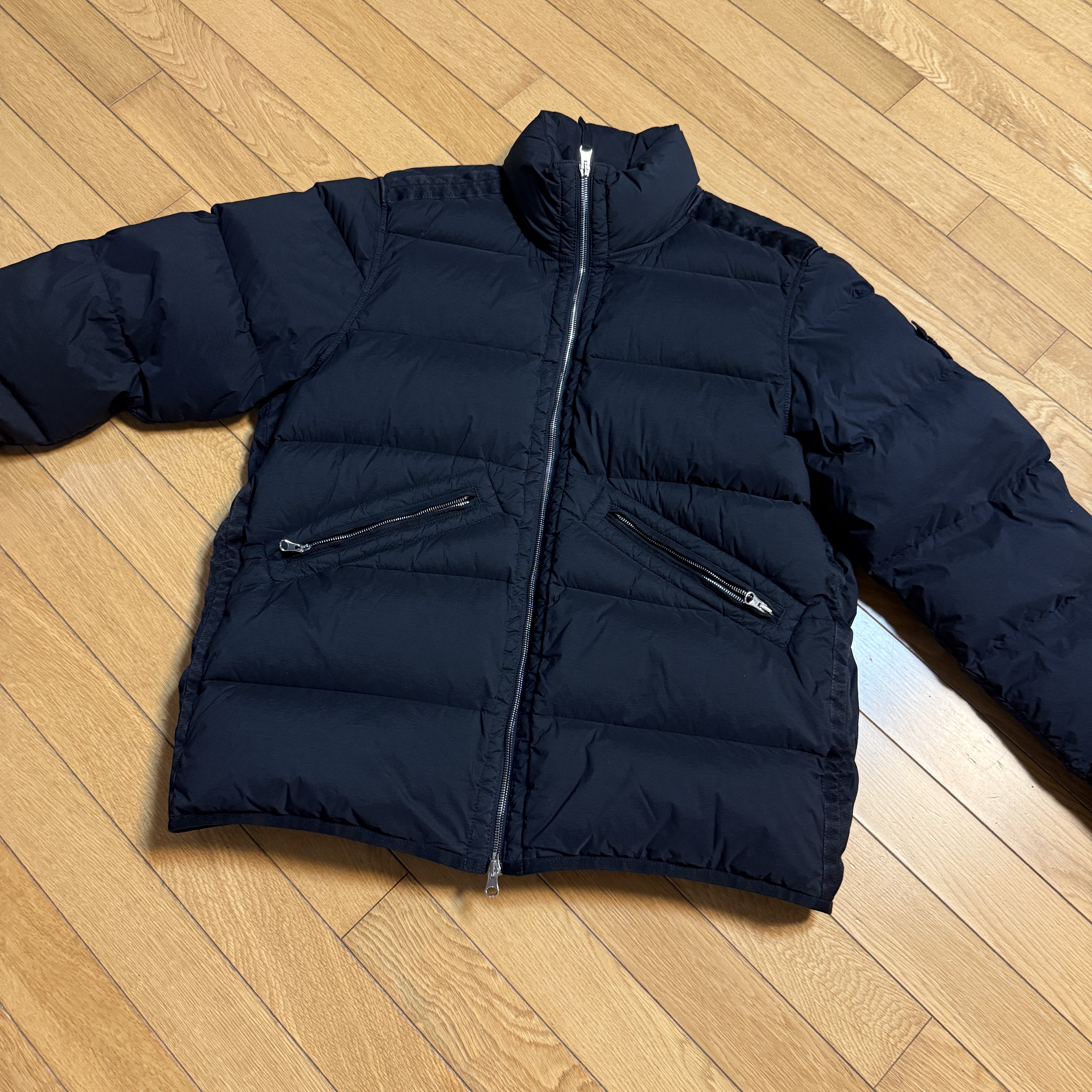 Stone Island 43028 Seamless Tunnel Nylon Down-TC Anti Drop Down Blouson Black - 24FW 착용 스타일 - 3