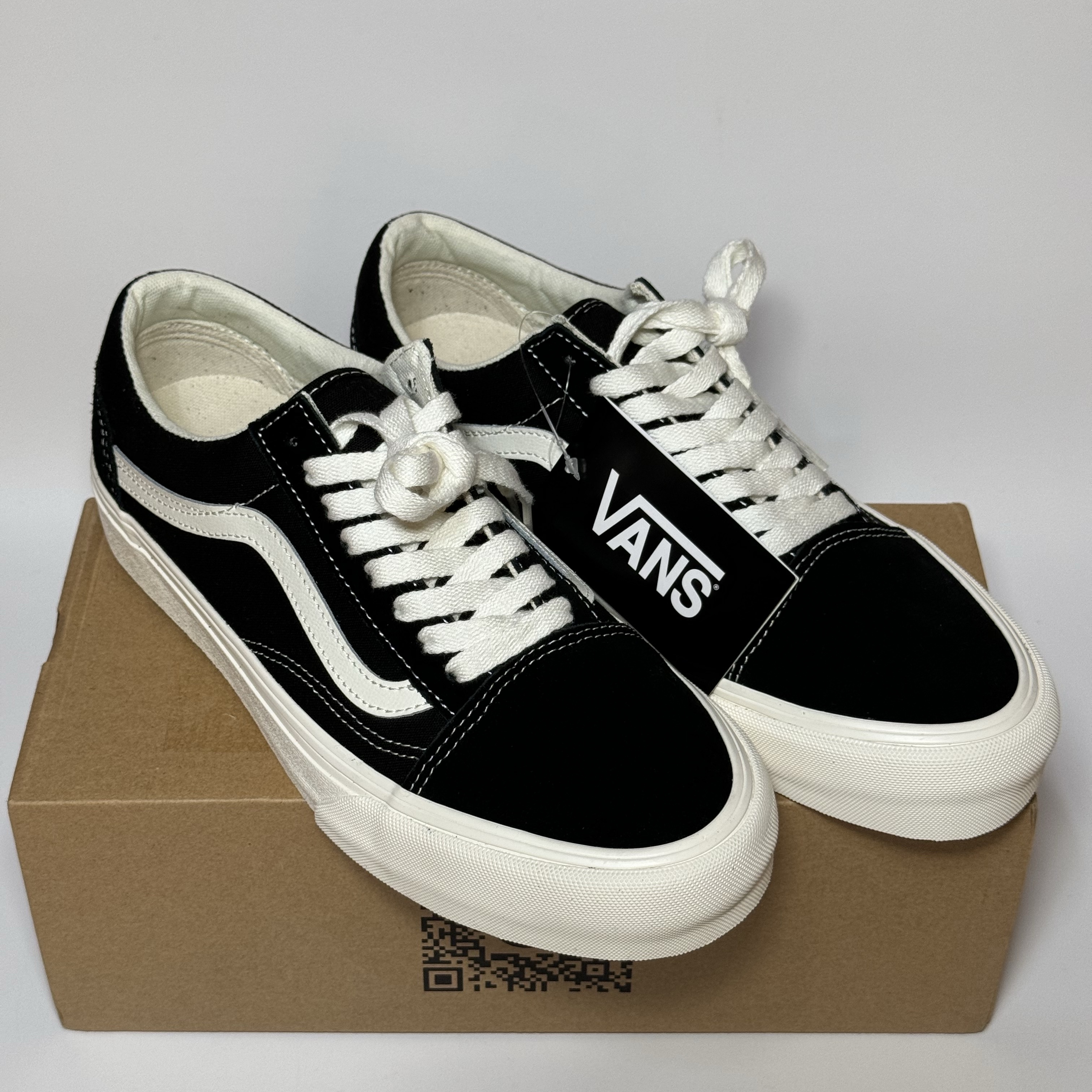 Vans Old Skool VR3 Black Marshmallow 착용 스타일 - 1