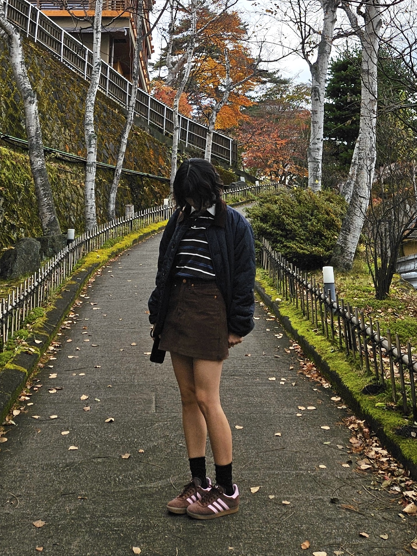 Adidas Gazelle Auburn Clear Pink 착용 스타일