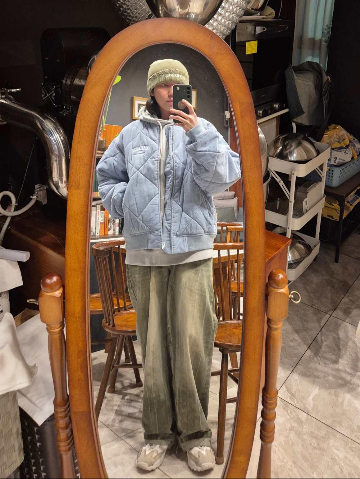 Supreme Overprint Beanie Olive - 22SS, Palace Quilted Jacket Chill Blue - 23FW 착용 스타일