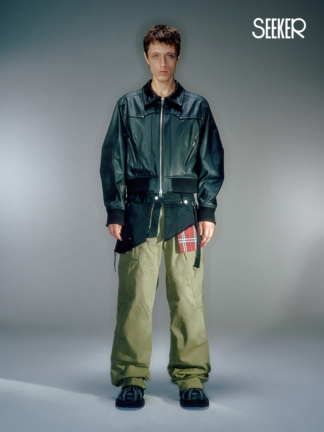 Vacant Archive Bellamy Leather Colloar Jacket Black, Vacant Archive Bajess Layered Skirt Belt Check Red Charcoal 착용 스타일 - 6