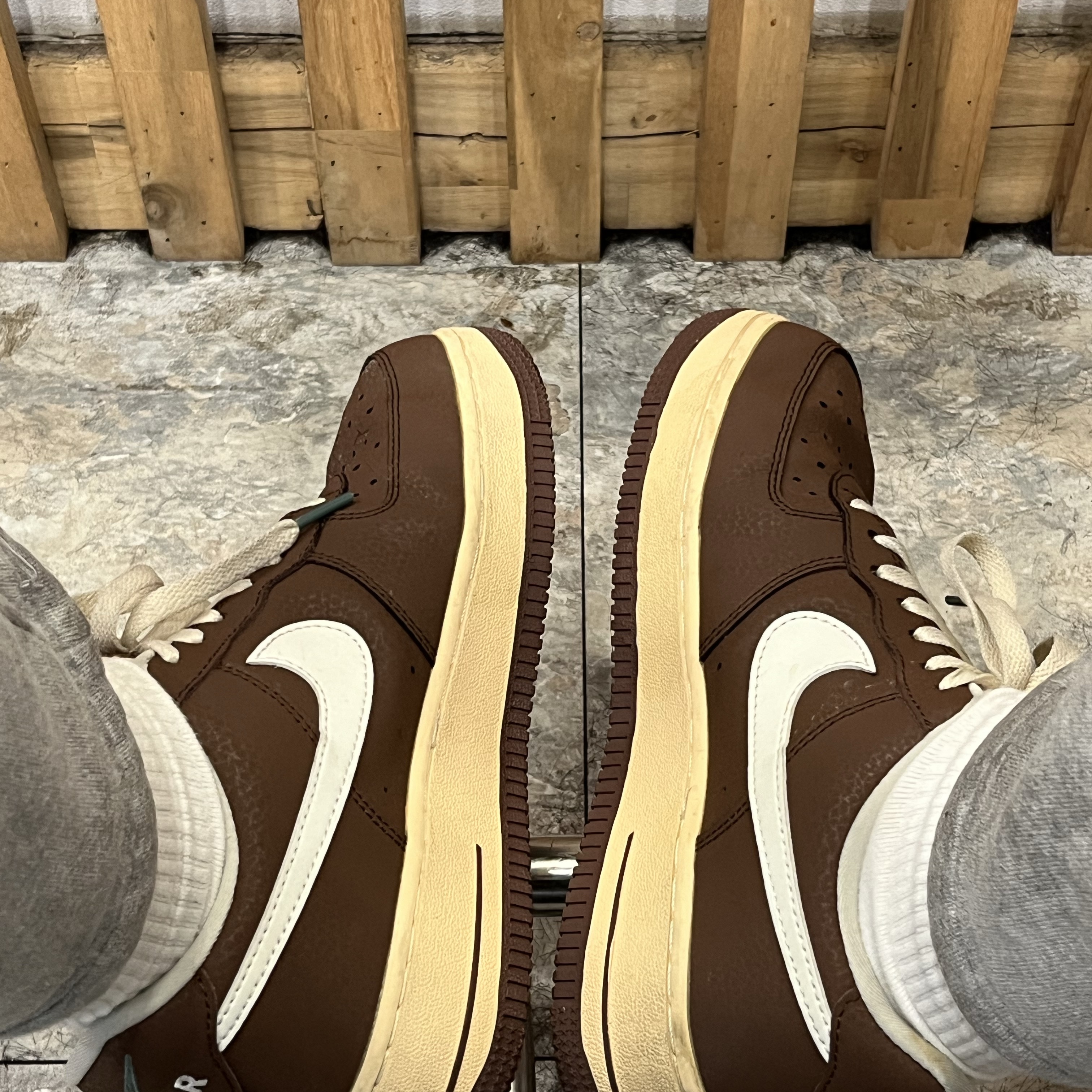 Nike Air Force 1 '07 Cacao Wow Coconut Milk 착용 스타일
