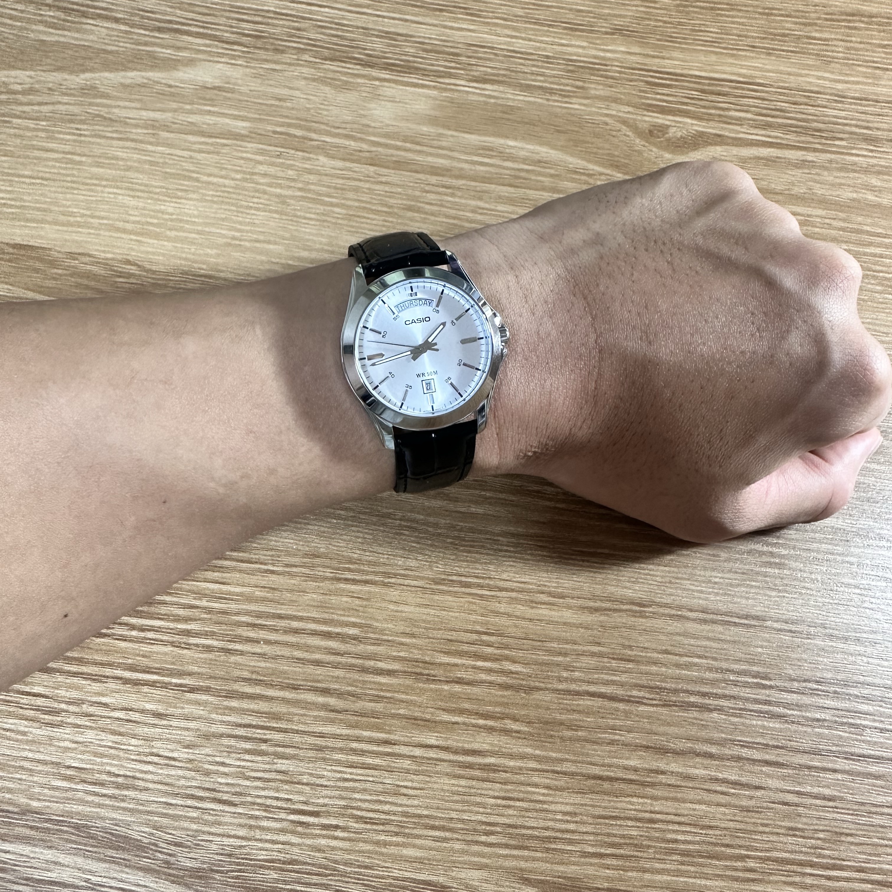 Casio MTP-1370L-7AVDF 착용 스타일