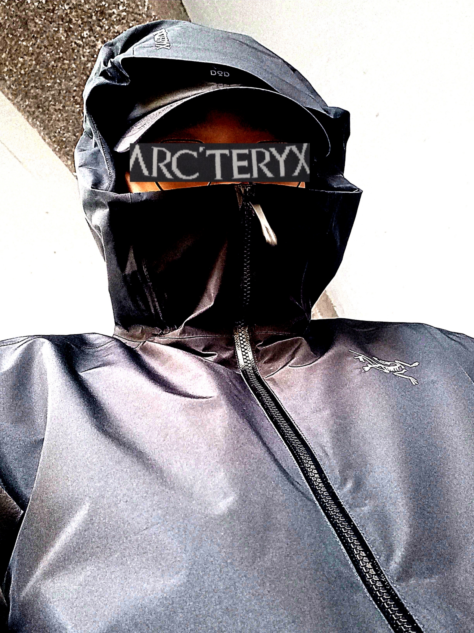 Arc'teryx Solano Insulated Hoody Black Graphite, Arc'teryx Solano Insulated Hoody Black Graphite 착용 스타일 - 4