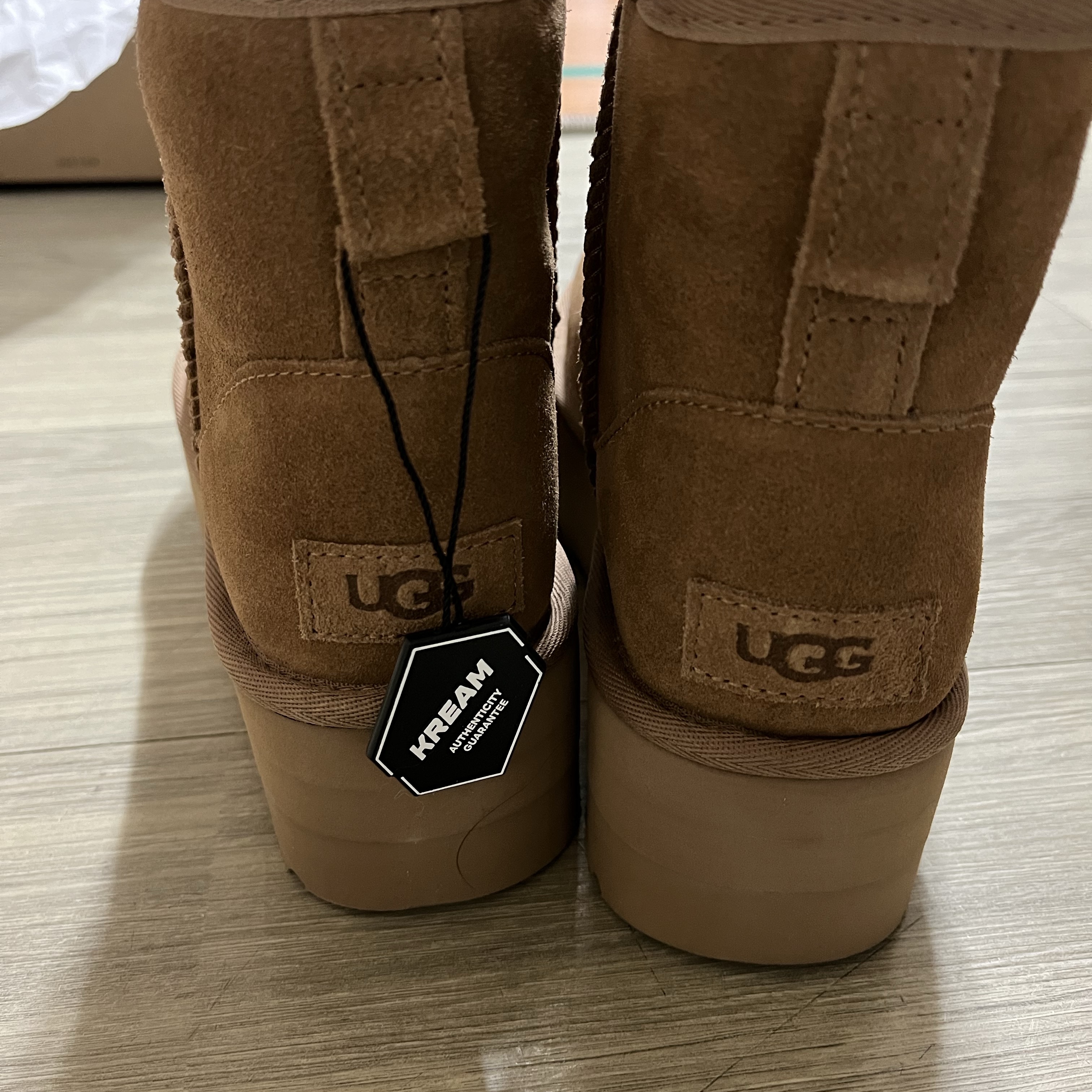 (W) UGG Classic Mini Platform Boots Chestnut 착용 스타일