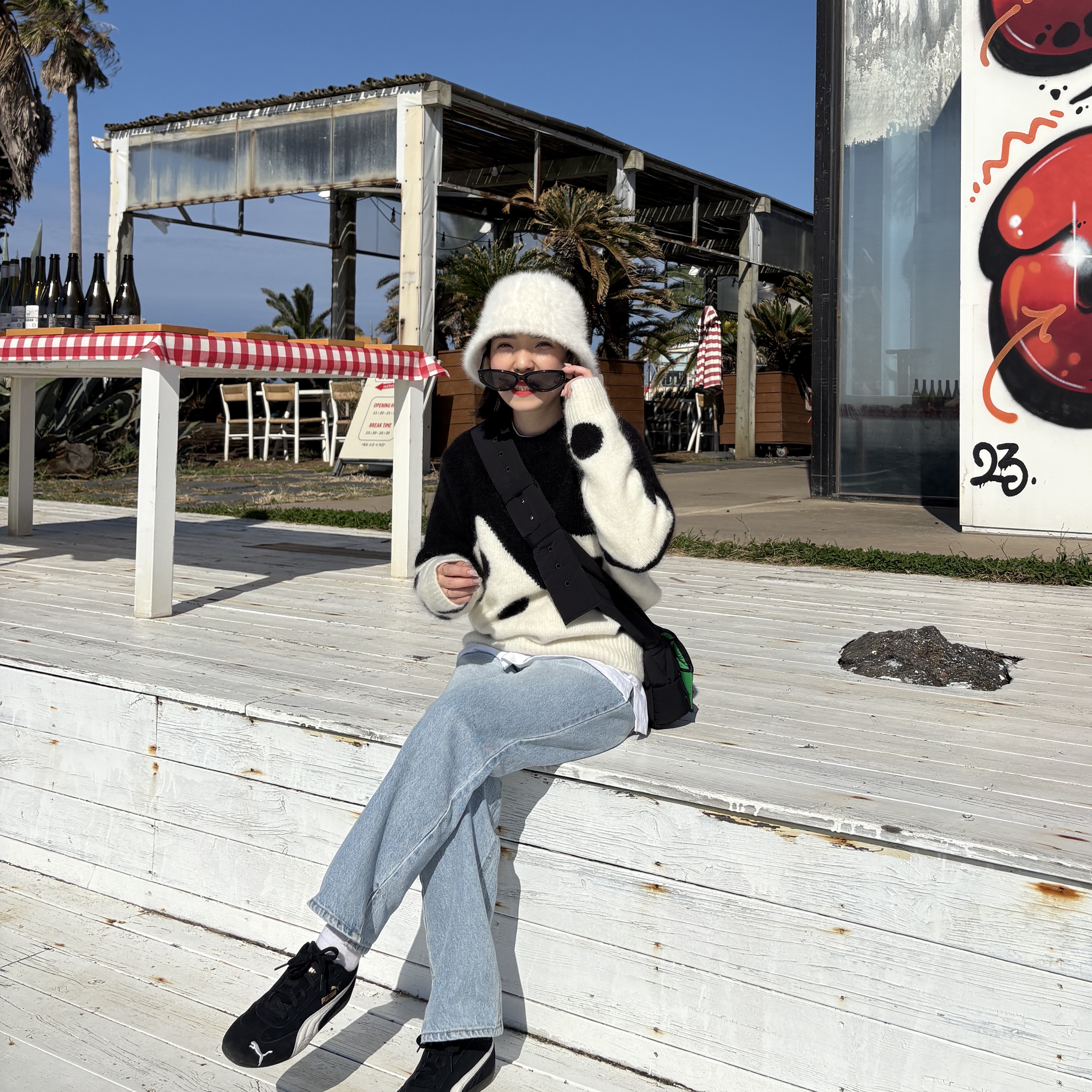 Stussy Dice Fuzzy Crew Black, Puma Speedcat OG Black White 착용 스타일