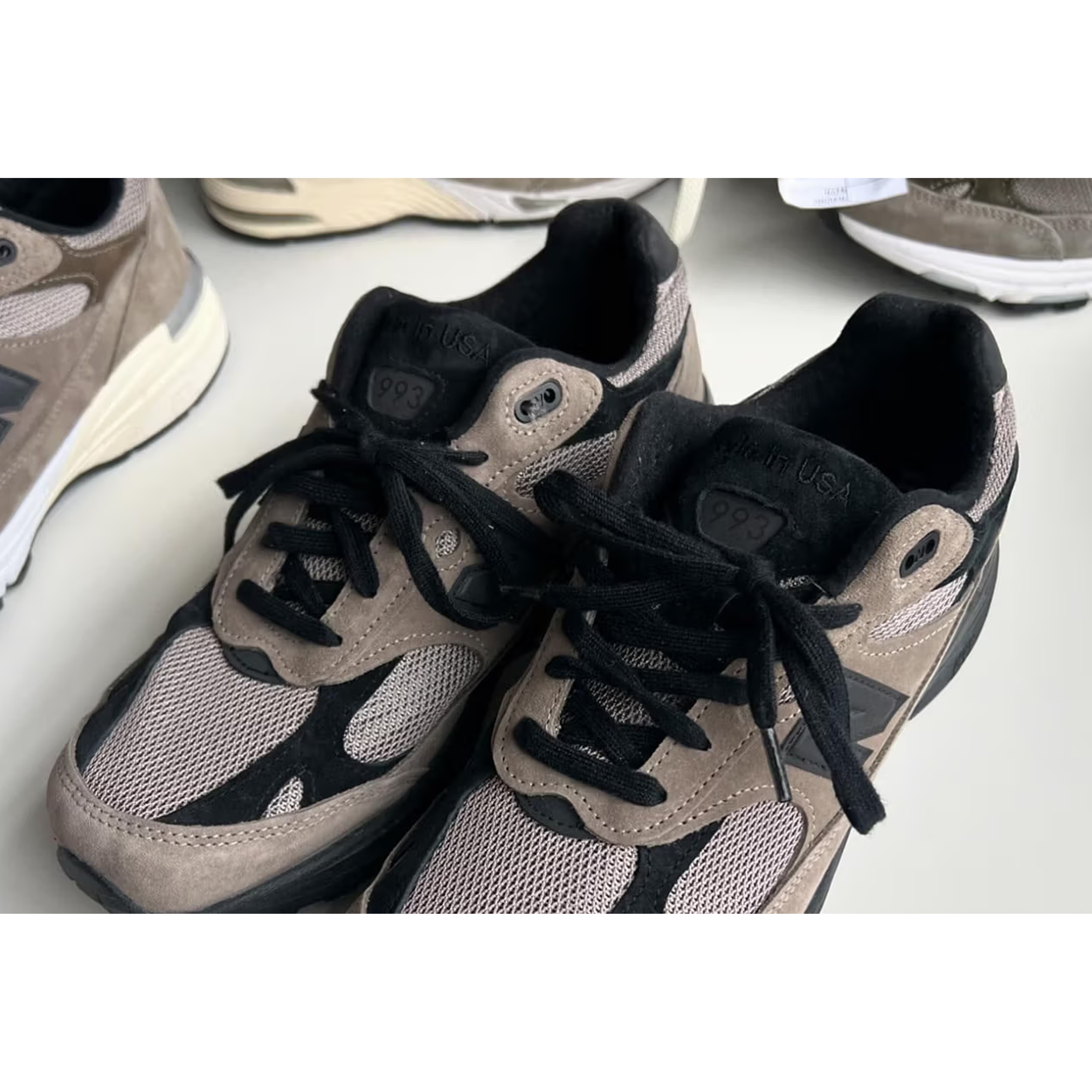 New Balance x JJJJound 993 Made in USA Mushroom White, New Balance x JJJJound 993 Made in USA Military Urban Grey Black 착용 스타일 - 4