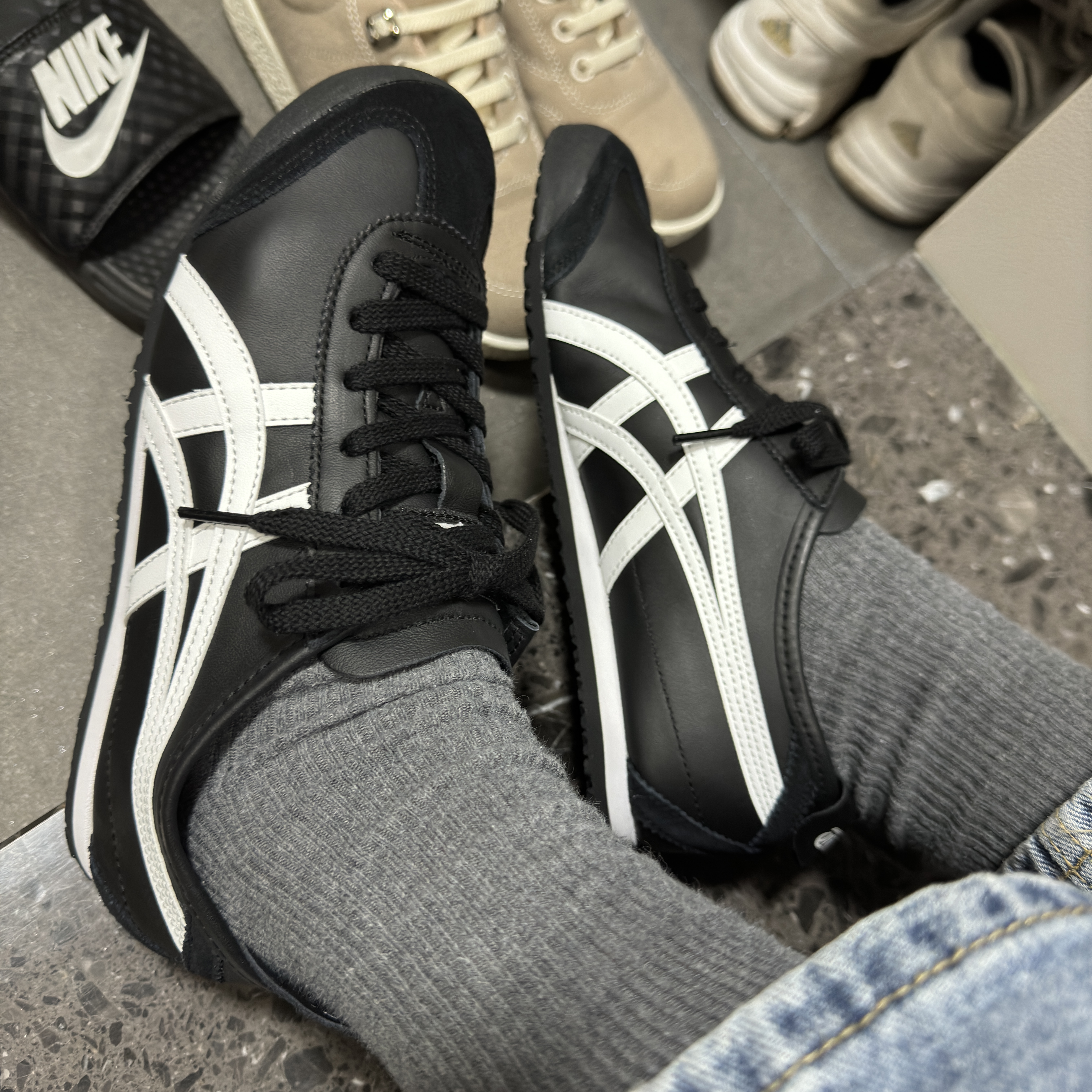 Onitsuka Tiger Mexico 66 Black White 착용 스타일