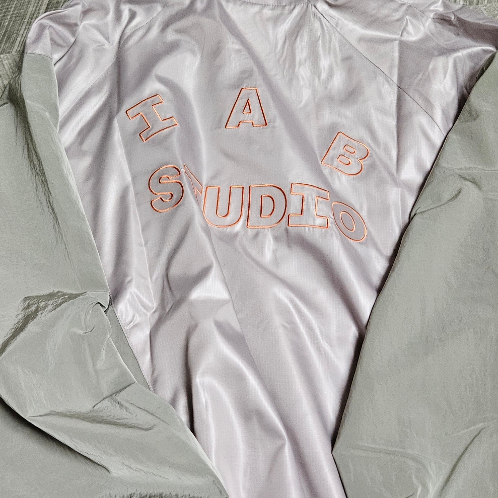 IAB Studio x Arcane Ekko Track Top Dust Orange 착용 스타일