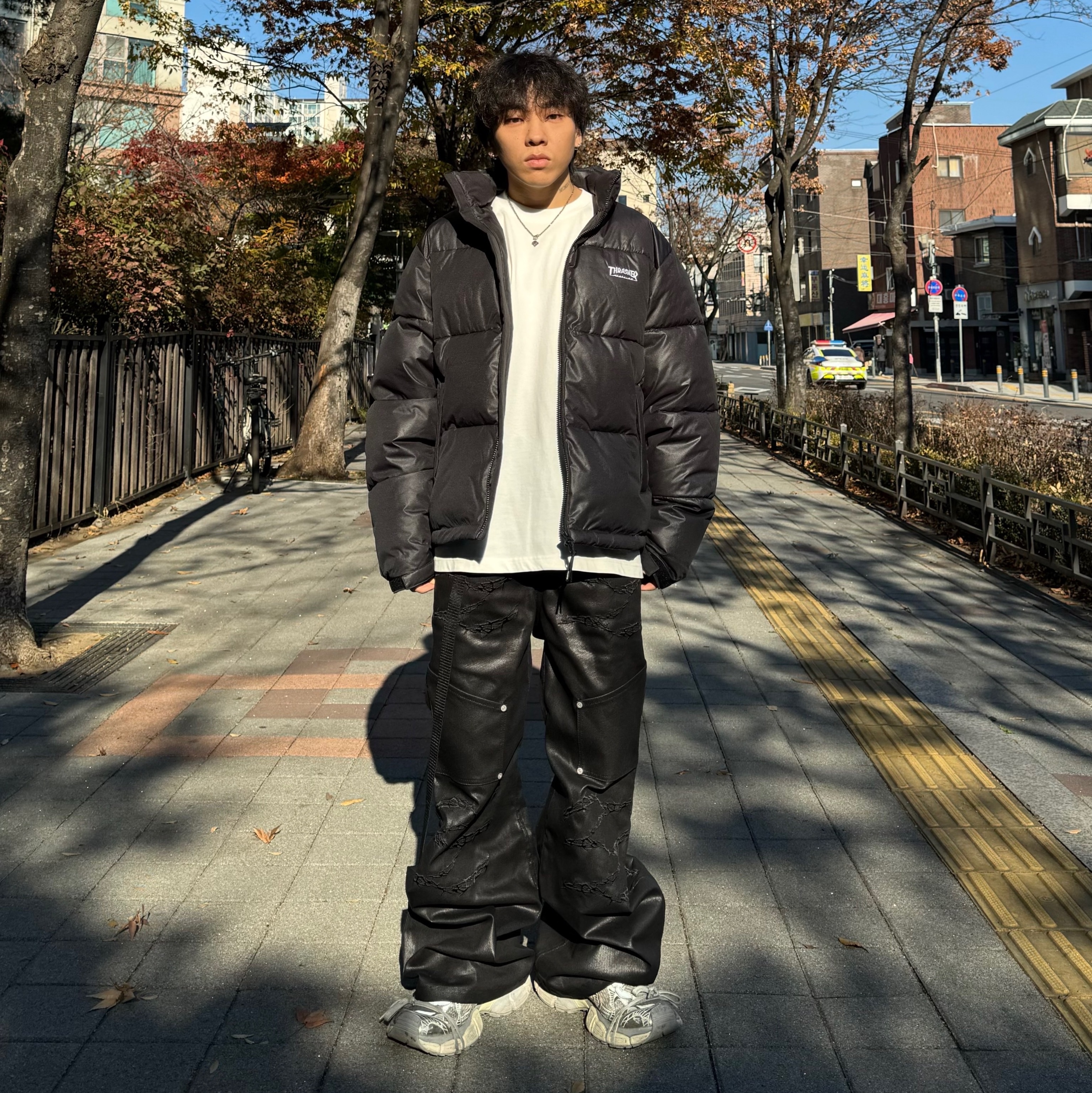 Balenciaga 3XL Sneakers Light Beige 착용 스타일 - 2