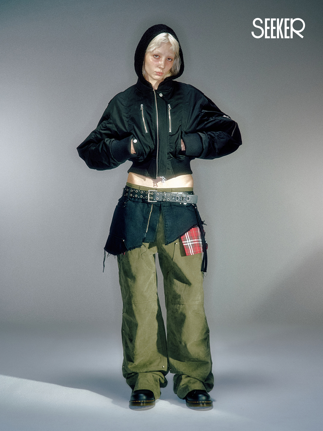 Vacant Archive Bellamy Leather Colloar Jacket Black, Vacant Archive Bajess Layered Skirt Belt Check Red Charcoal 착용 스타일 - 8