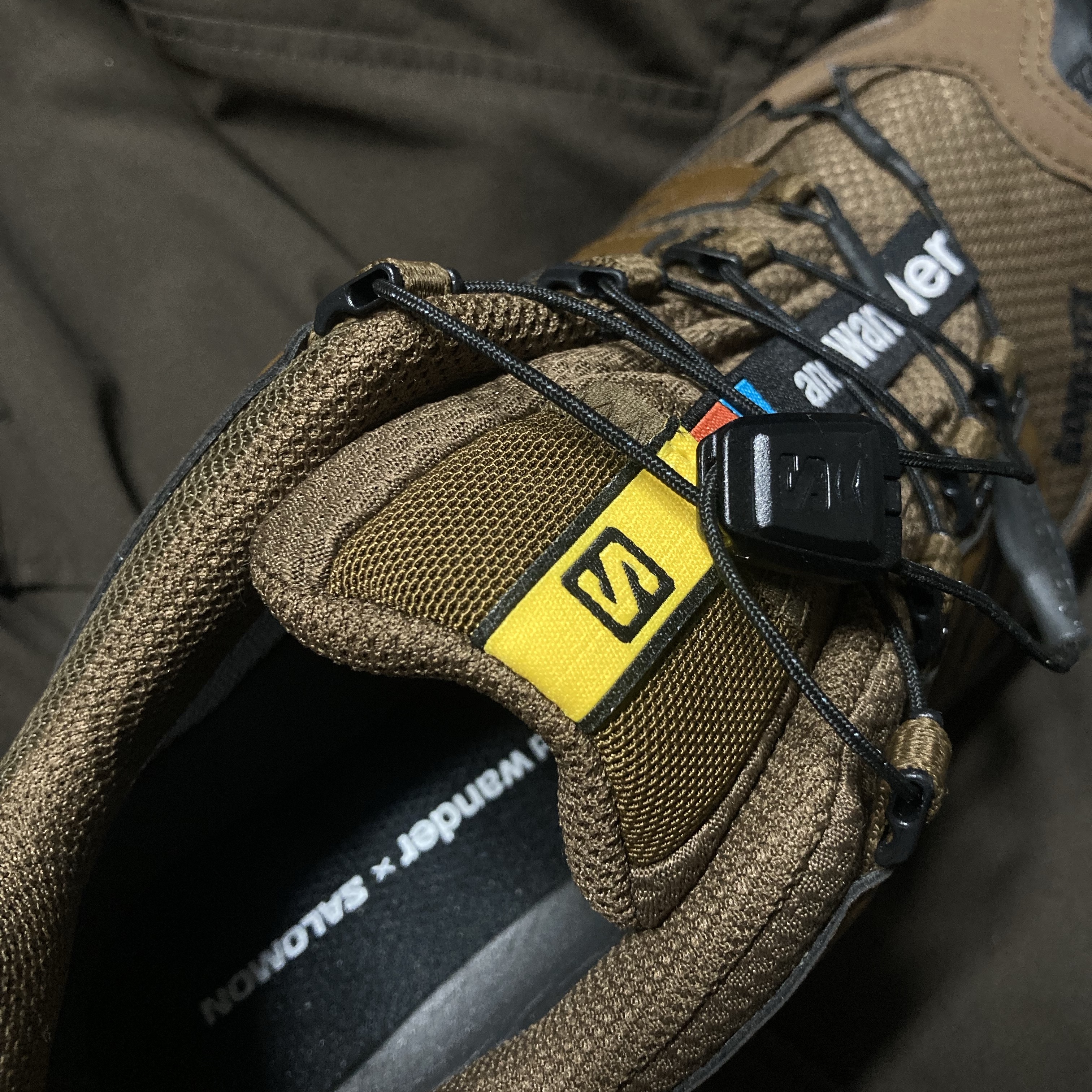 Barbour Bedale Wax Jacket Black, Salomon x And Wander XA Pro 3D Gore-Tex Brown 착용 스타일 - 3