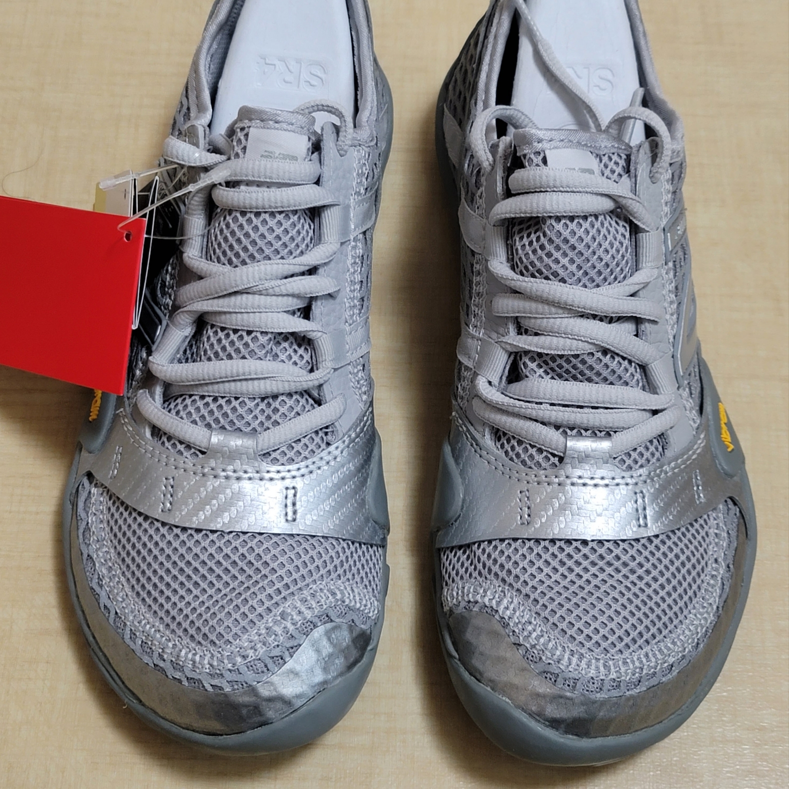 New Balance Minimus MT10O Slate Grey Silver Metallic 착용 스타일 - 4