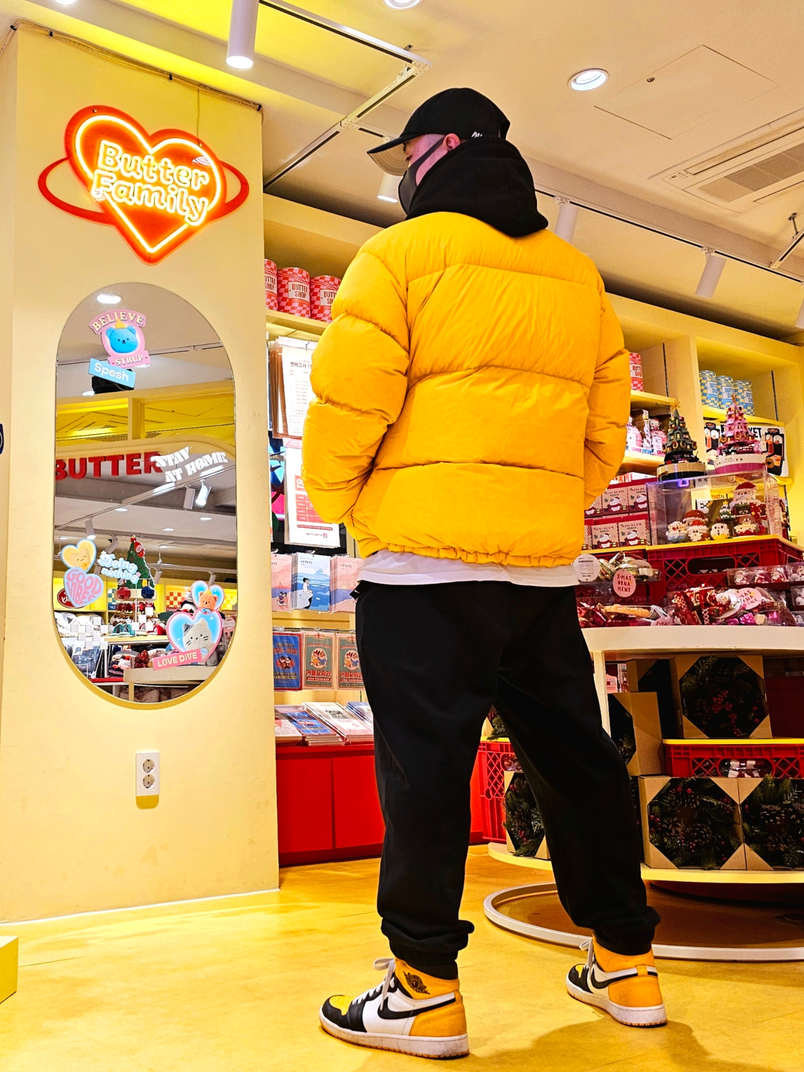 Nike NRG Solo Swoosh Fleece Pants Black White - Asia, Jordan 1 Retro High OG Taxi 착용 스타일