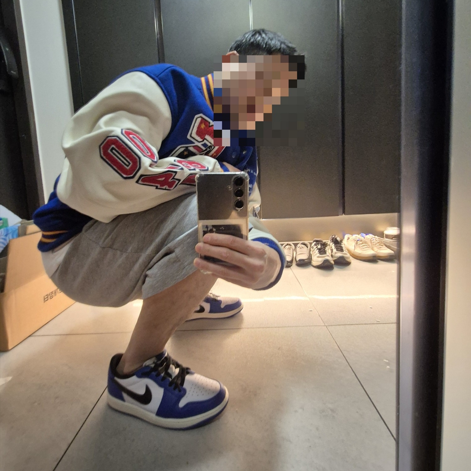Supreme x Hysteric Glamour Varsity Jacket Blue - 24FW, Jordan 1 Retro Low OG Game Royal 착용 스타일 - 5