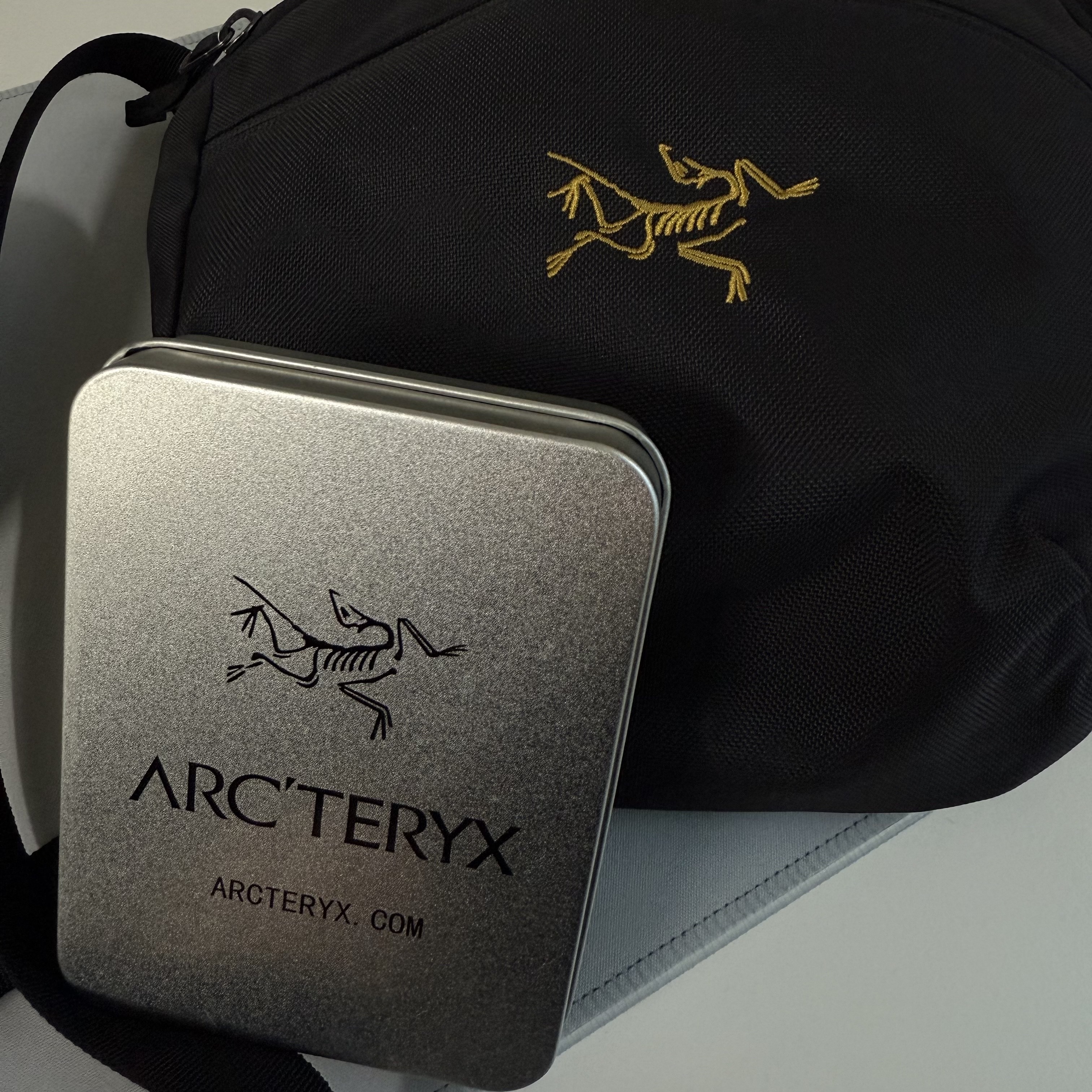 Arc'teryx Mantis 2 Waistpack 24K Black 착용 스타일