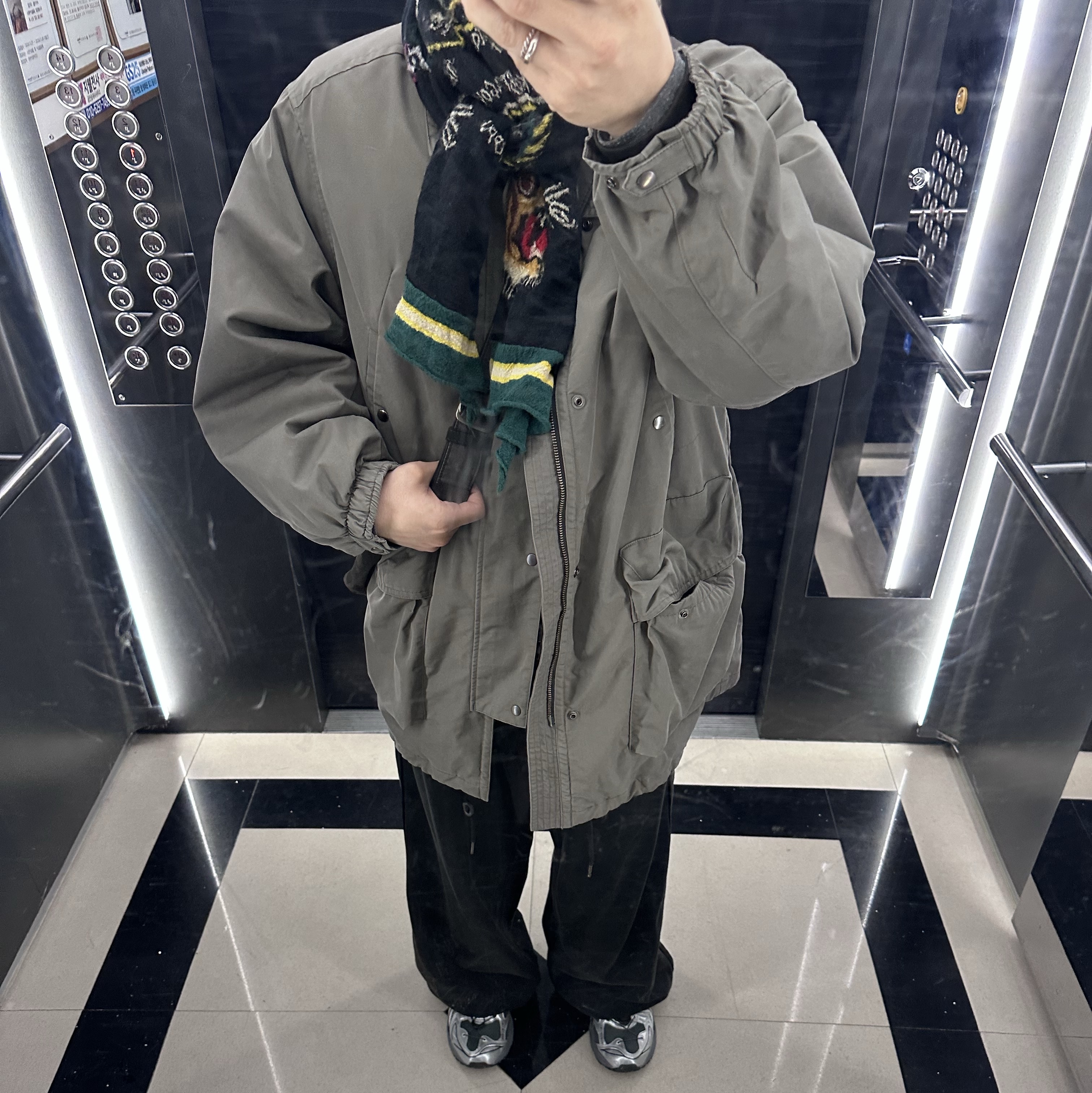 Polyteru 1011 Fatigue Sweatpants 1.2v Bleached Black, Asics x Unaffected Gel-Kayano 14 Silver Moon 착용 스타일