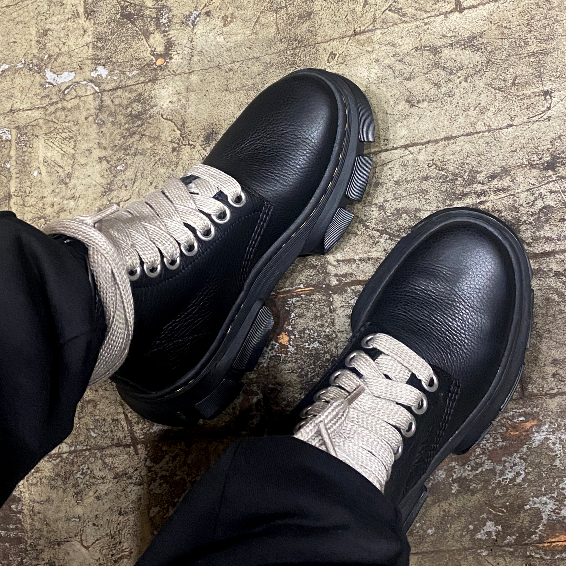 Dr. Martens x Rick Owens 1460 DMXL Jumbo Lace Boots Black 착용 스타일
