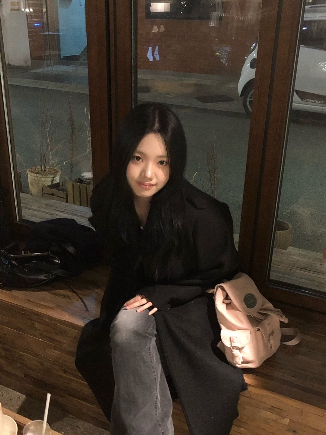 LOTS YOU Nostalgia Chubby Backpack Brown, [예약 배송] LOTS YOU Nostalgia Chubby Backpack Pink 착용 스타일 - 1
