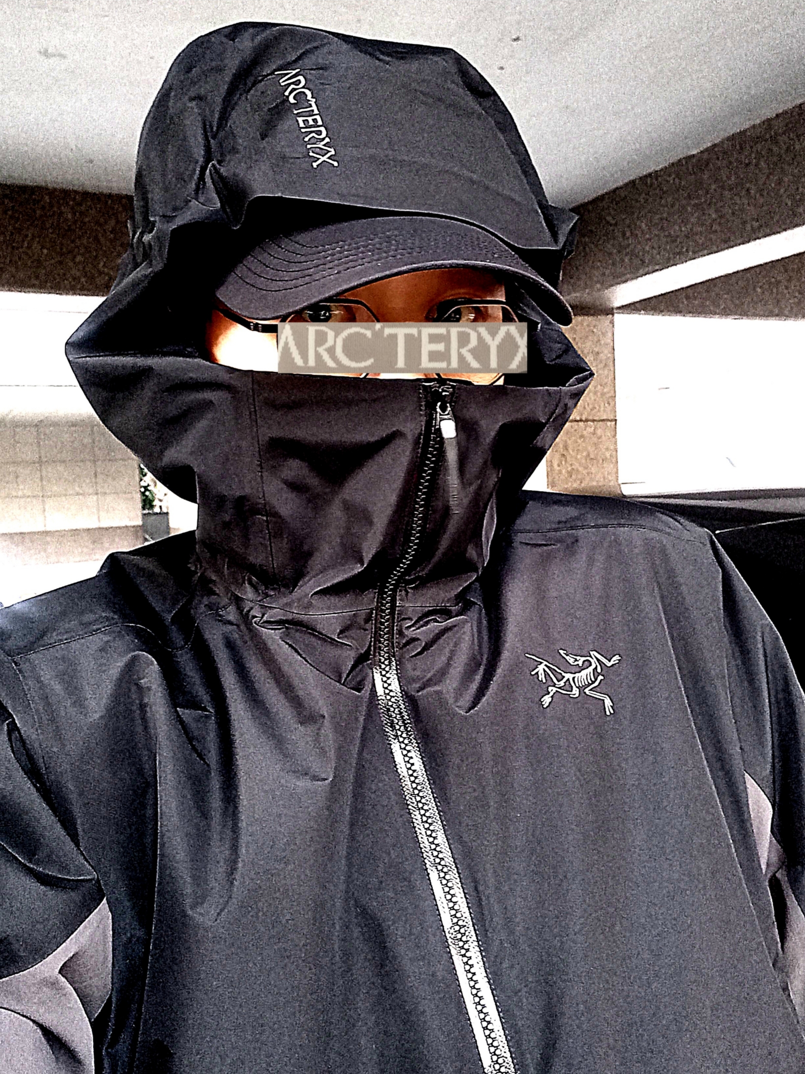 Arc'teryx Solano Insulated Hoody Black Graphite, Arc'teryx Solano Insulated Hoody Black Graphite 착용 스타일 - 1