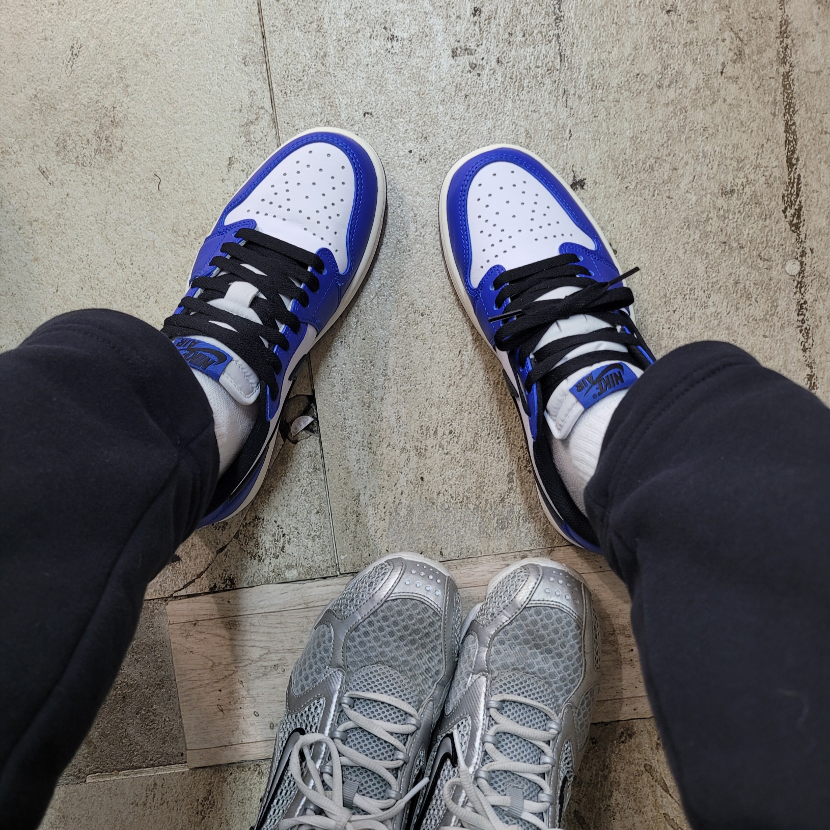Jordan 1 Retro Low OG Game Royal, Nike Air Zoom Spiridon Cage 2 Metallic Silver 착용 스타일