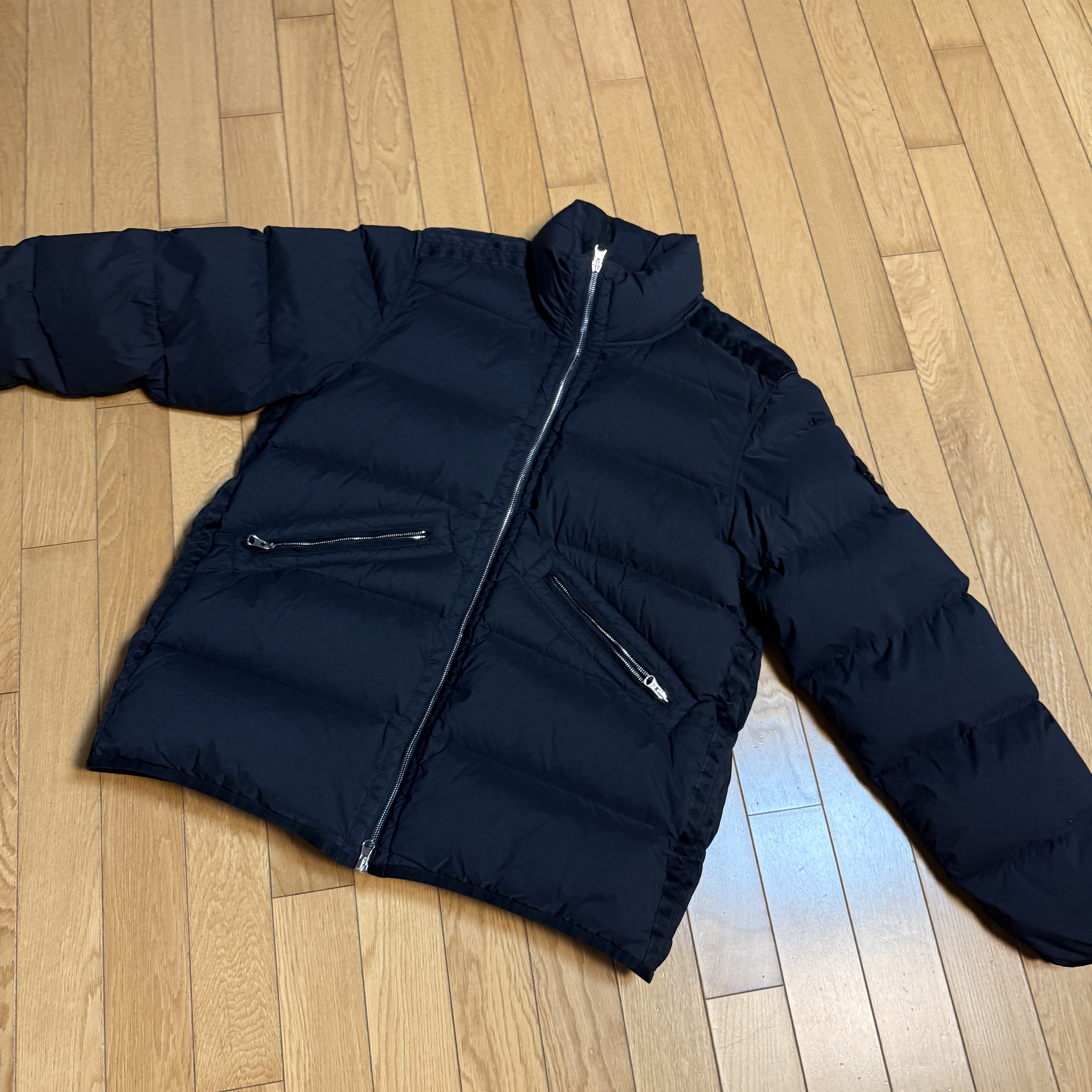 Stone Island 43028 Seamless Tunnel Nylon Down-TC Anti Drop Down Blouson Black - 24FW 착용 스타일 - 1
