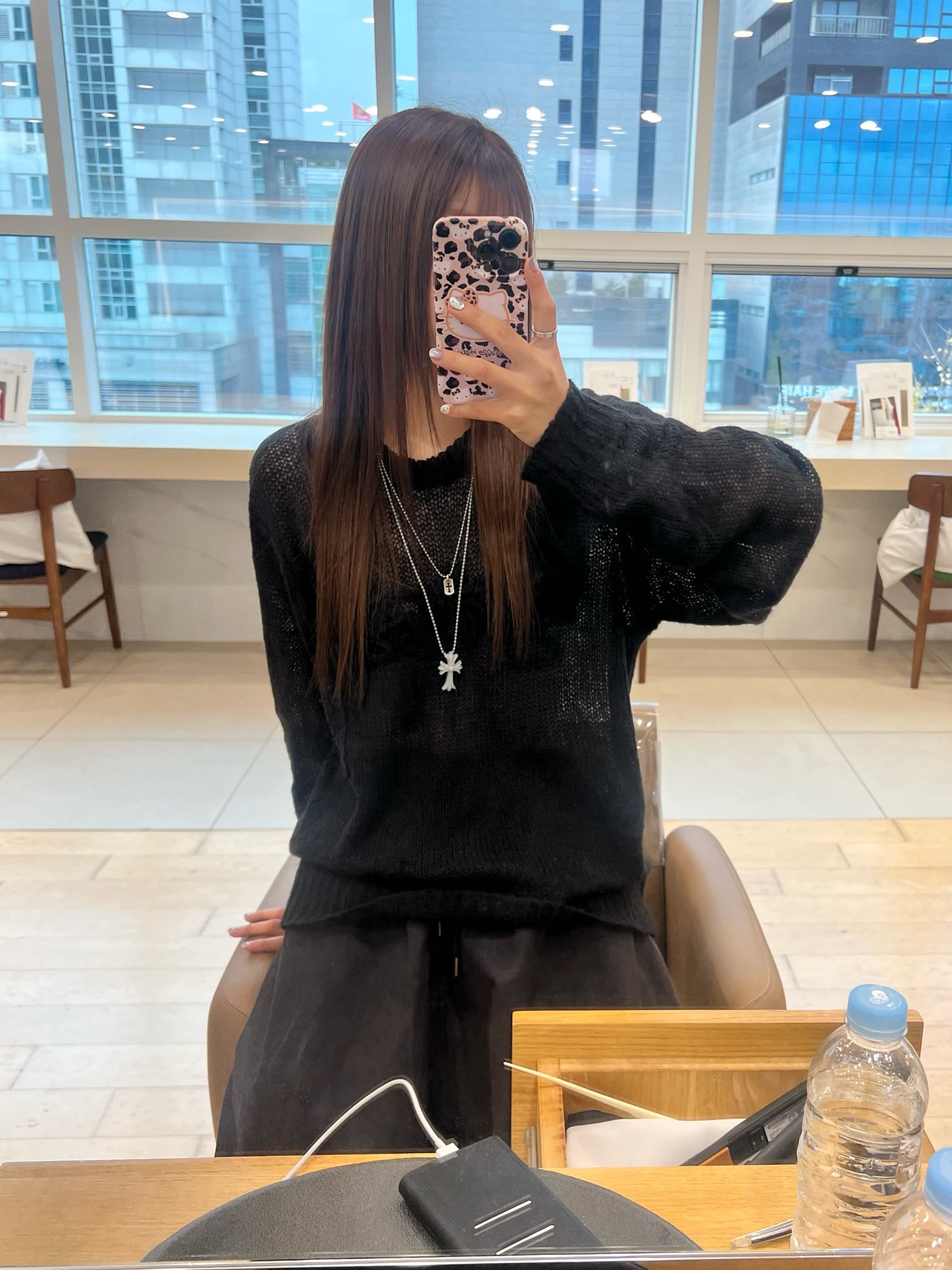 Stussy Loose Knit Logo Sweater Black, Chrome Hearts Silichrome CH Cross Pendant Grey 2023 착용 스타일