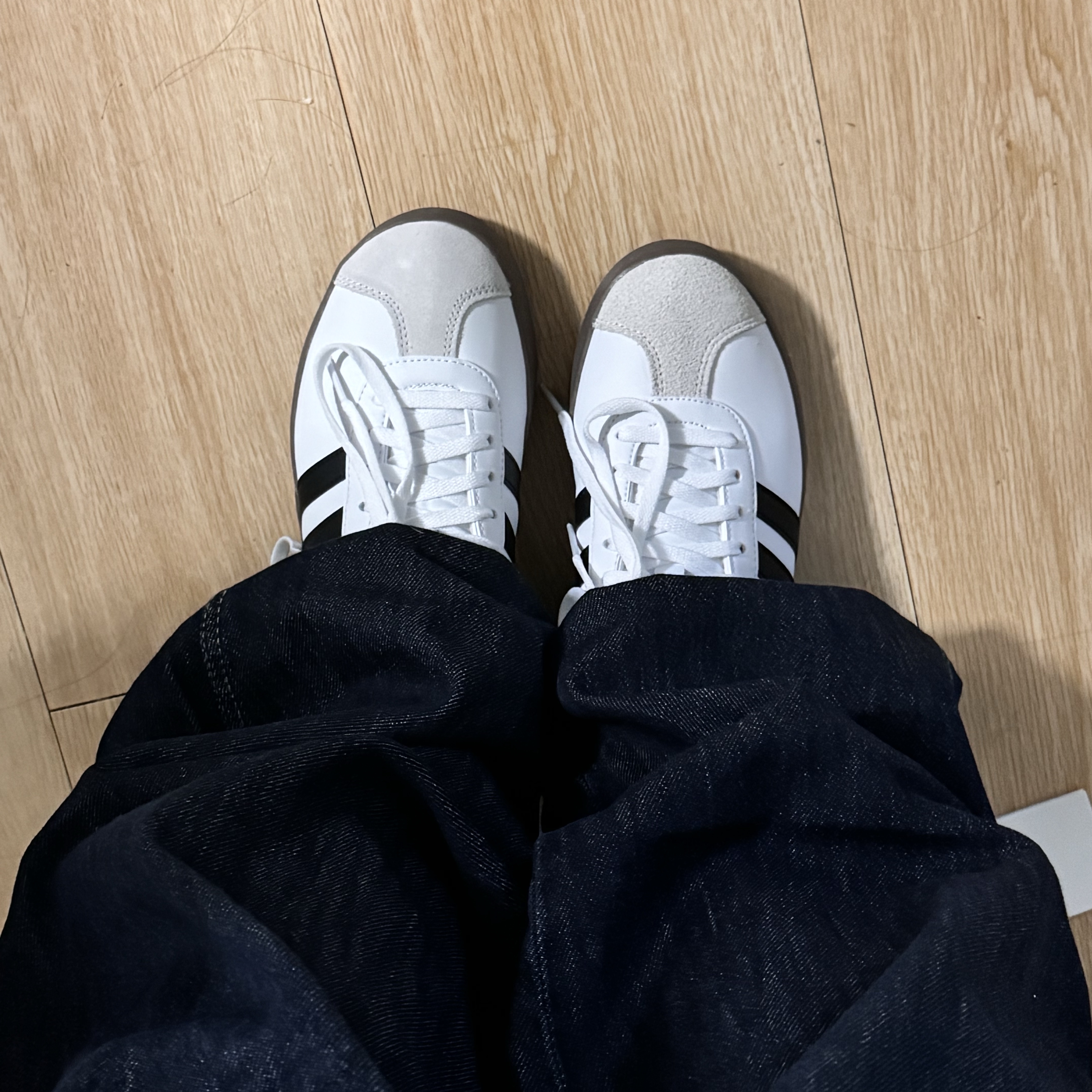 (W) Adidas VL Court Base Cloud White Core Black 착용 스타일