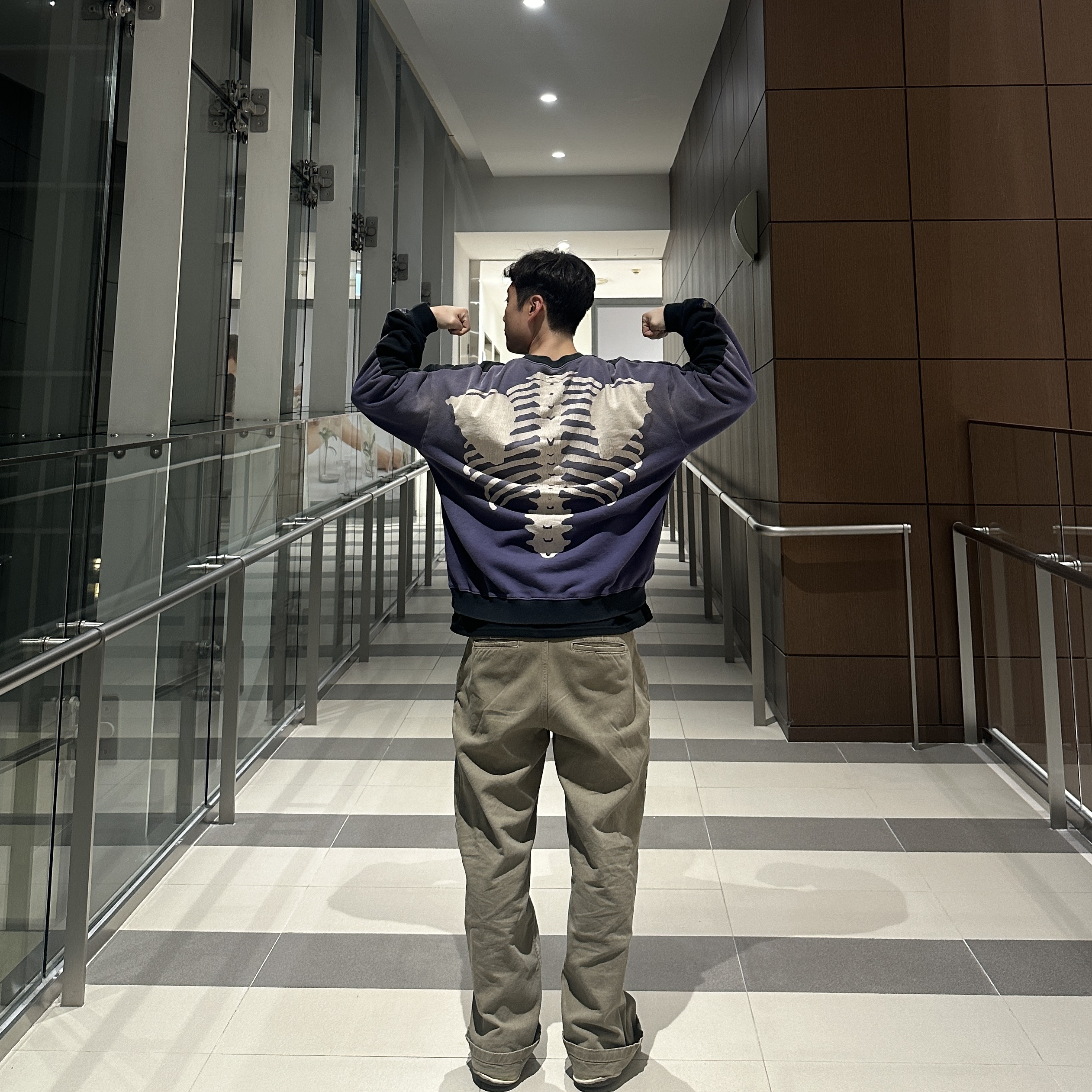 Kapital 2 Tone Big Fleece Sweatshirt Black Purple, Maison Mihara Yasuhiro Blakey VL OG Sole Canvas Low-top Sneakers White 착용 스타일 - 2