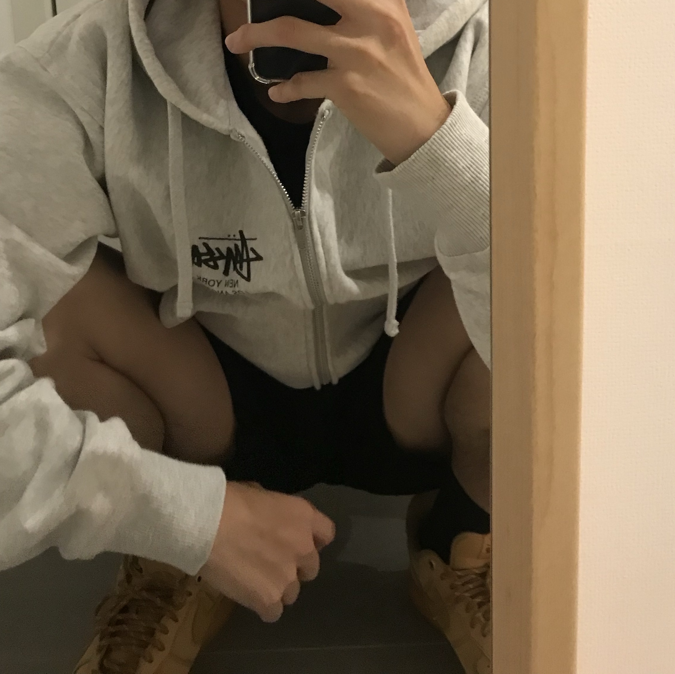 Stussy World Tour Zip Hoodie Ash Heather 2023, Nike Air Force 1 '07 WB Flax 착용 스타일