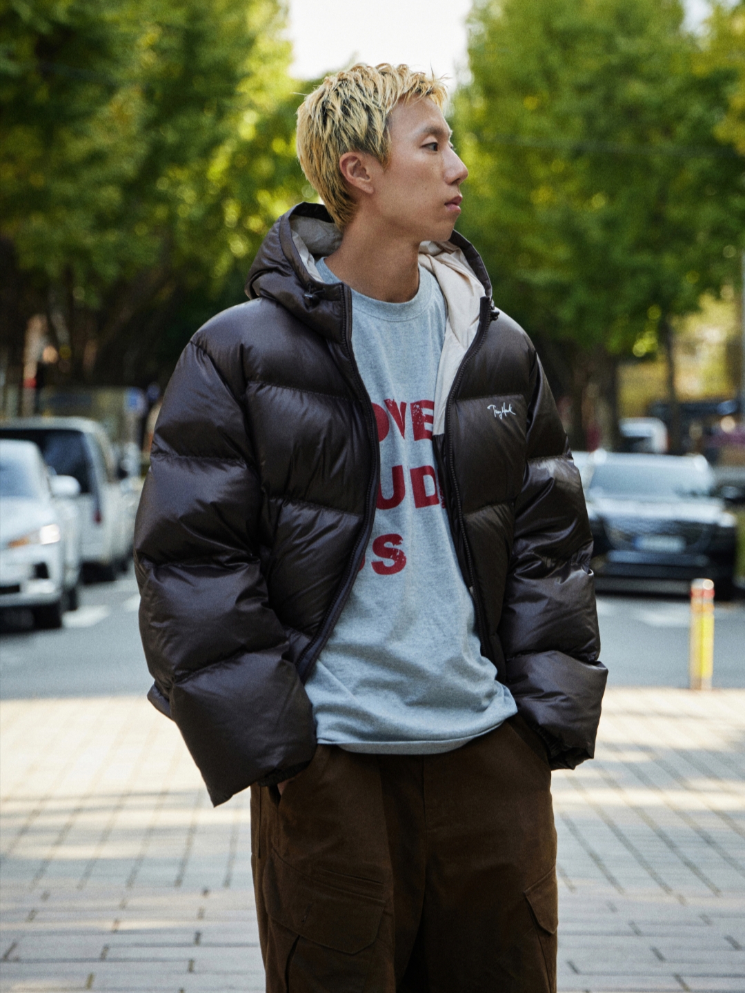 TONY HAWK Balboa Ripstop Hooded Down Short Puffer Brown 착용 스타일 - 1