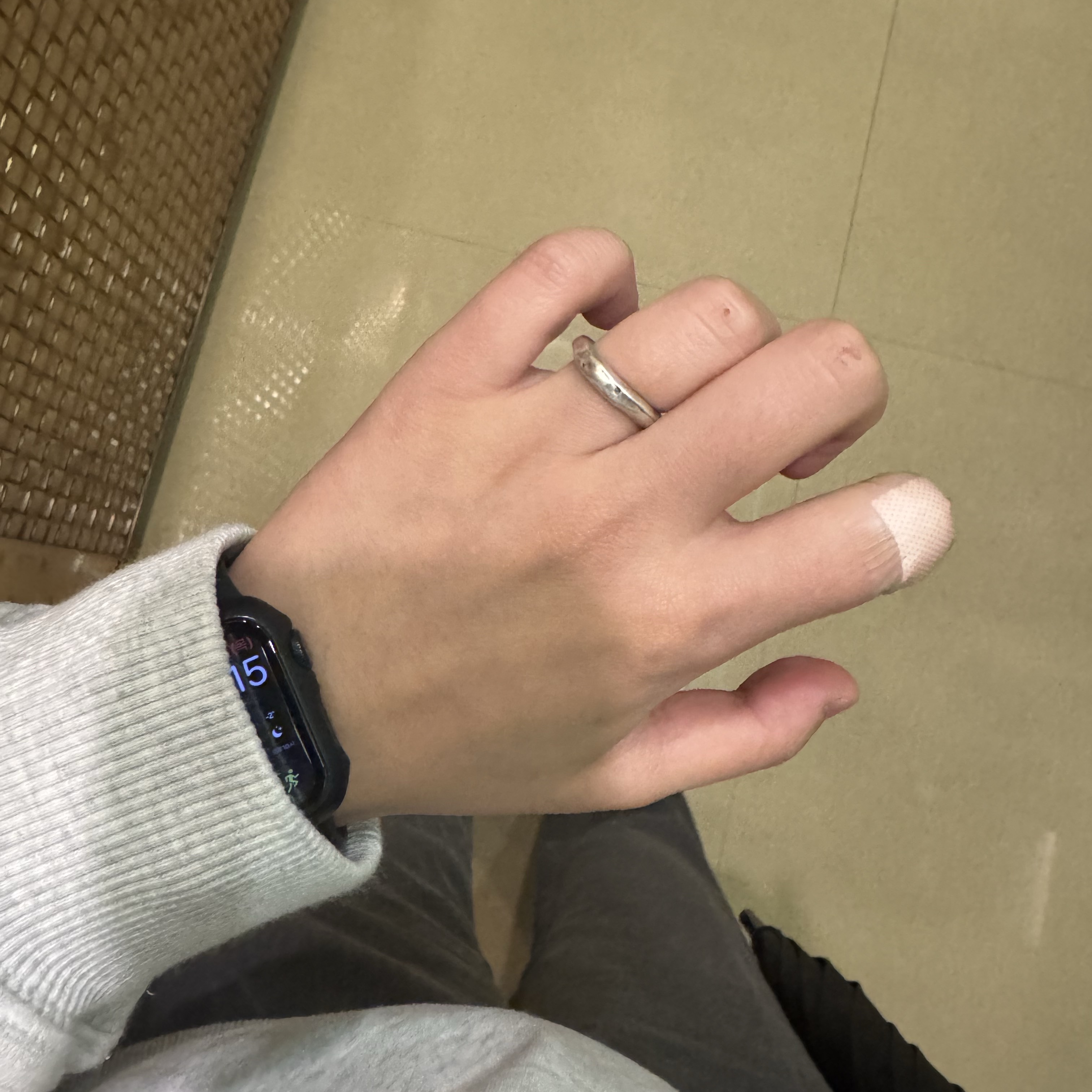 Quarqor #3106 Ring 착용 스타일