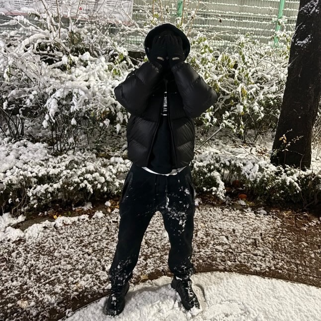 Corteiz Alcatraz Hoodie 2024 Black, Nike Air Force 1 '07 Low Triple Black 착용 스타일 - 2