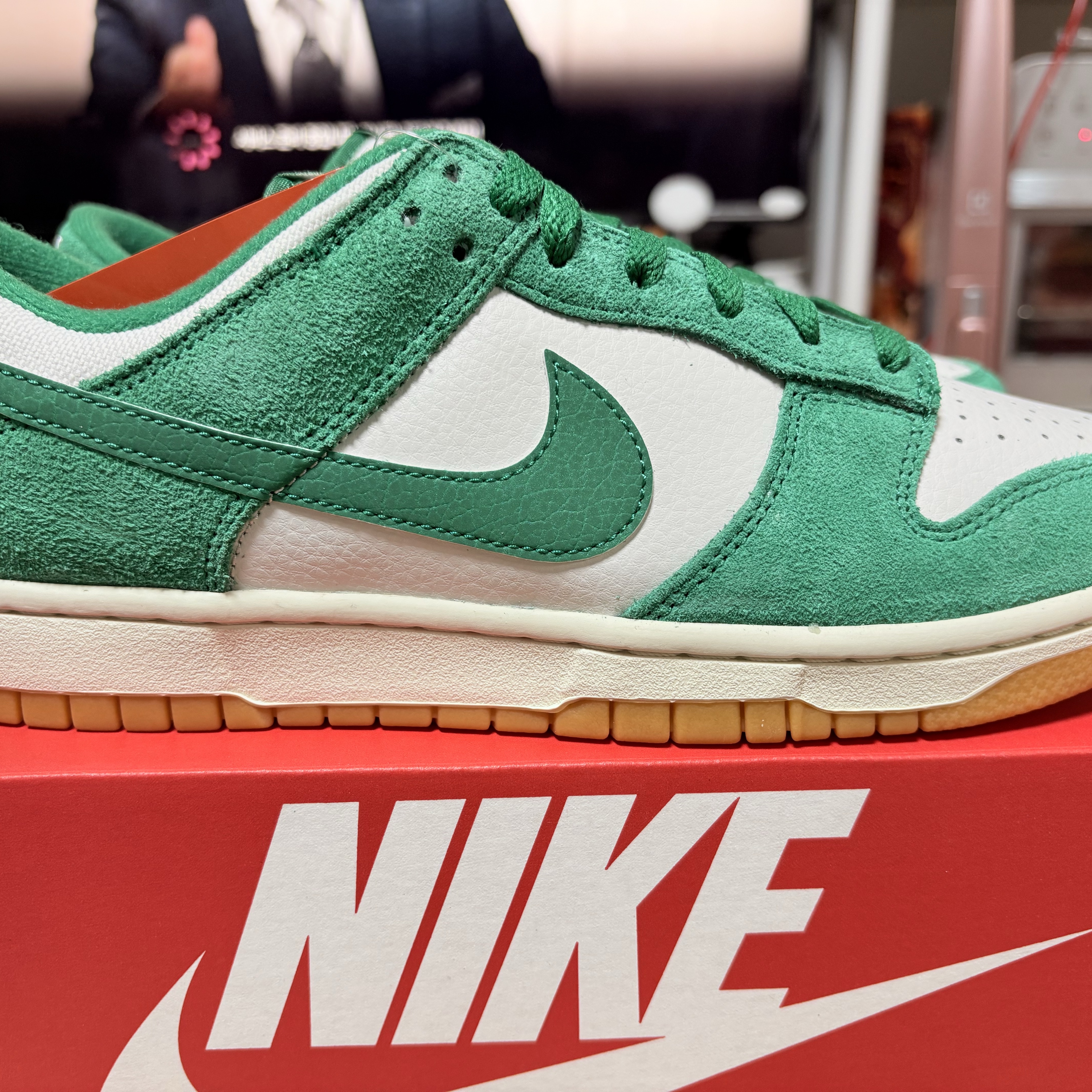 Nike Dunk Low SE Phantom Malachite 착용 스타일 - 3