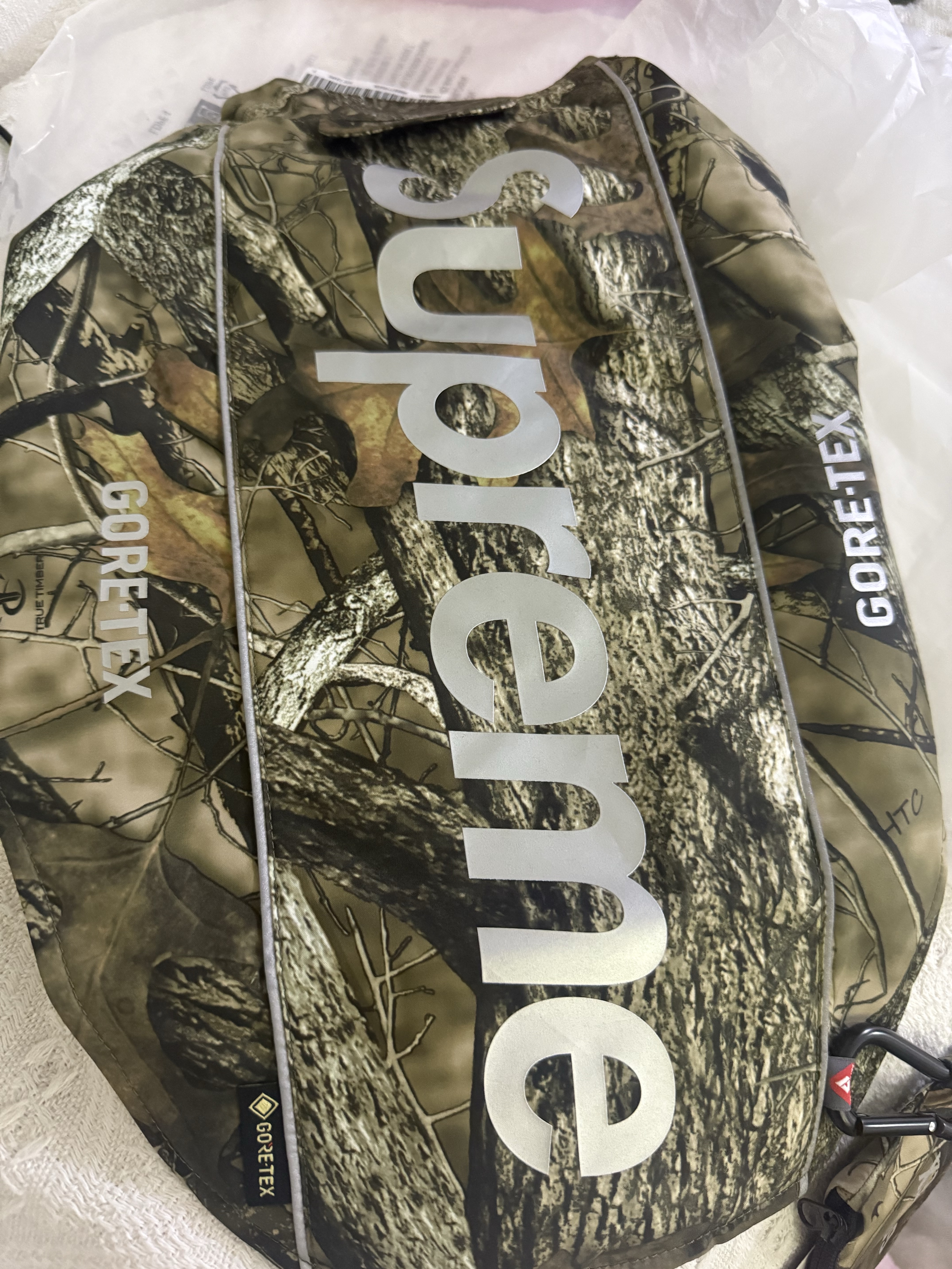 Supreme Gore-Tex Dog Jacket TrueTimber HTC Fall Camo - 24FW 착용 스타일 - 1